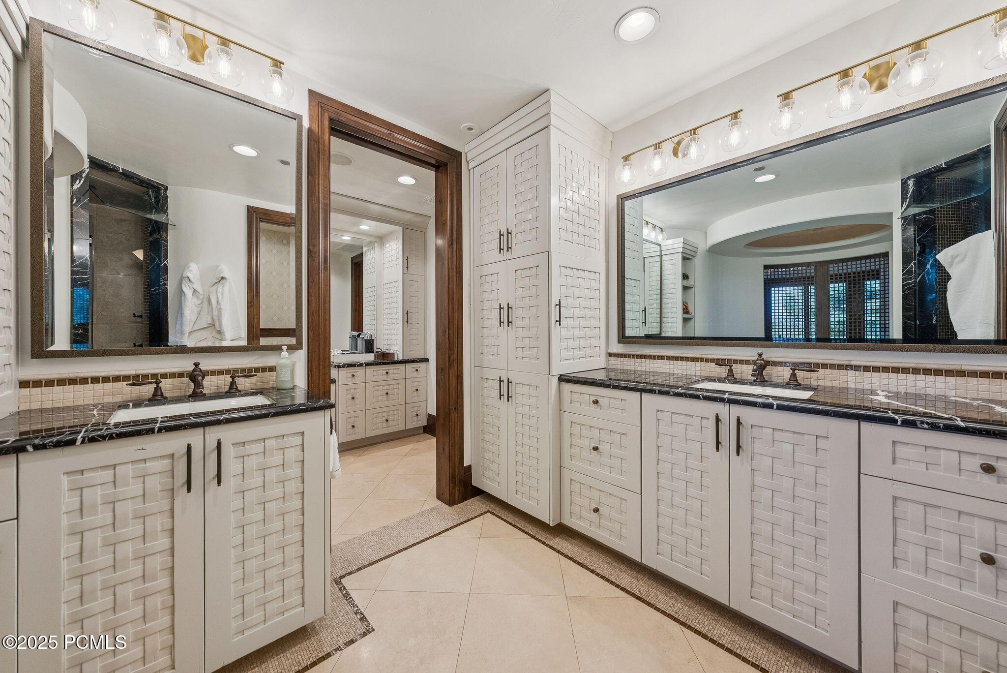 Park City, Utah 84060, United States, 8 Bedrooms Bedrooms, ,12 BathroomsBathrooms,Residential,Active,171517