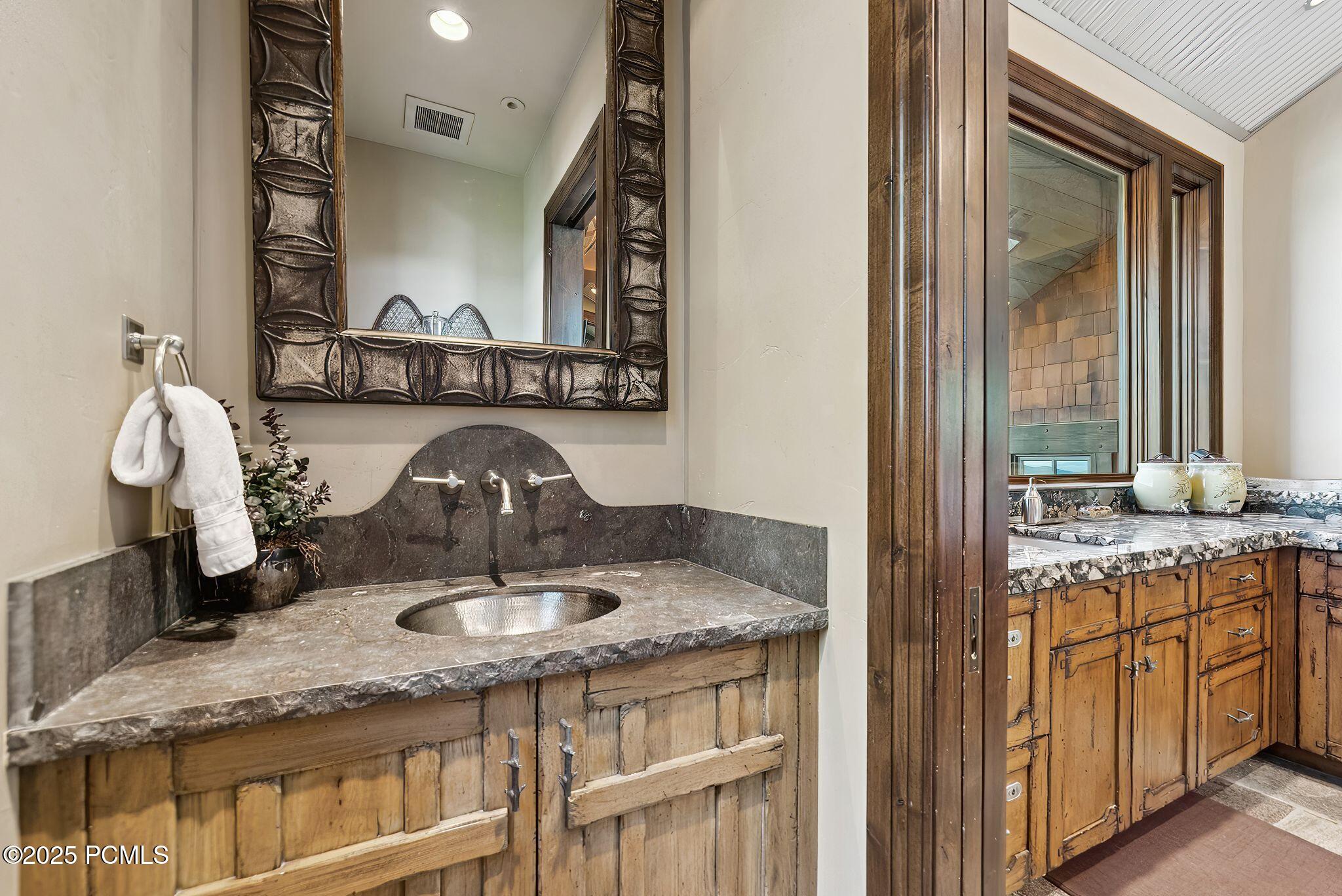 Park City, Utah 84060, United States, 8 Bedrooms Bedrooms, ,12 BathroomsBathrooms,Residential,Active,171517