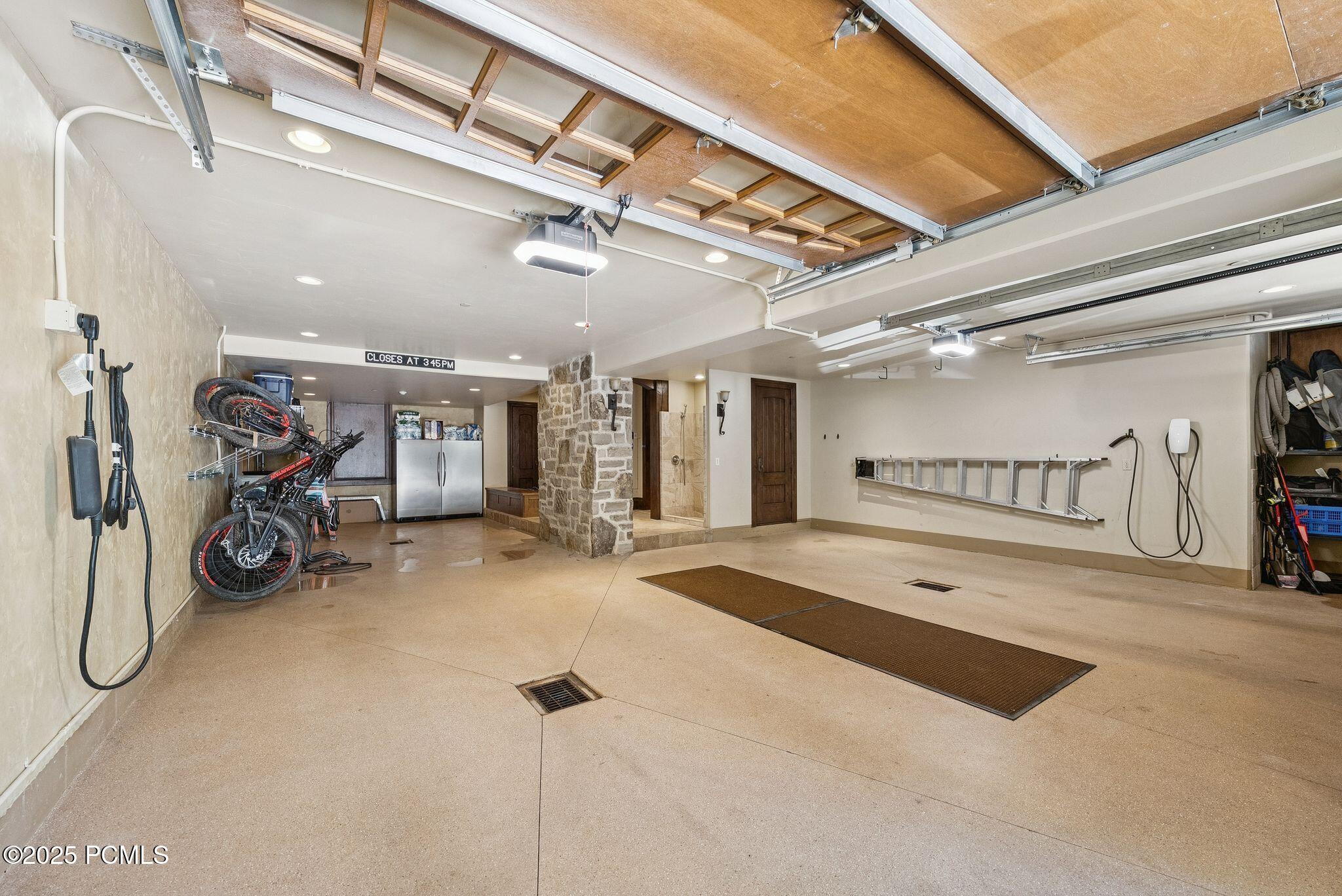 Park City, Utah 84060, United States, 8 Bedrooms Bedrooms, ,12 BathroomsBathrooms,Residential,Active,171517