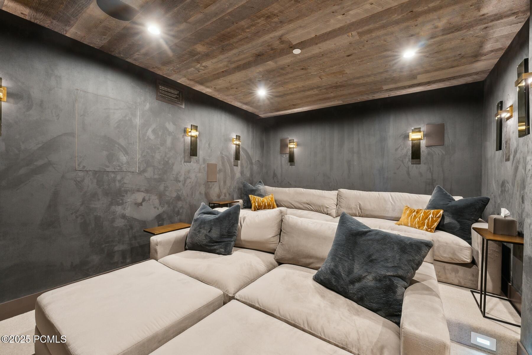 Park City, Utah 84060, United States, 6 Bedrooms Bedrooms, ,7 BathroomsBathrooms,Residential,Active,145398