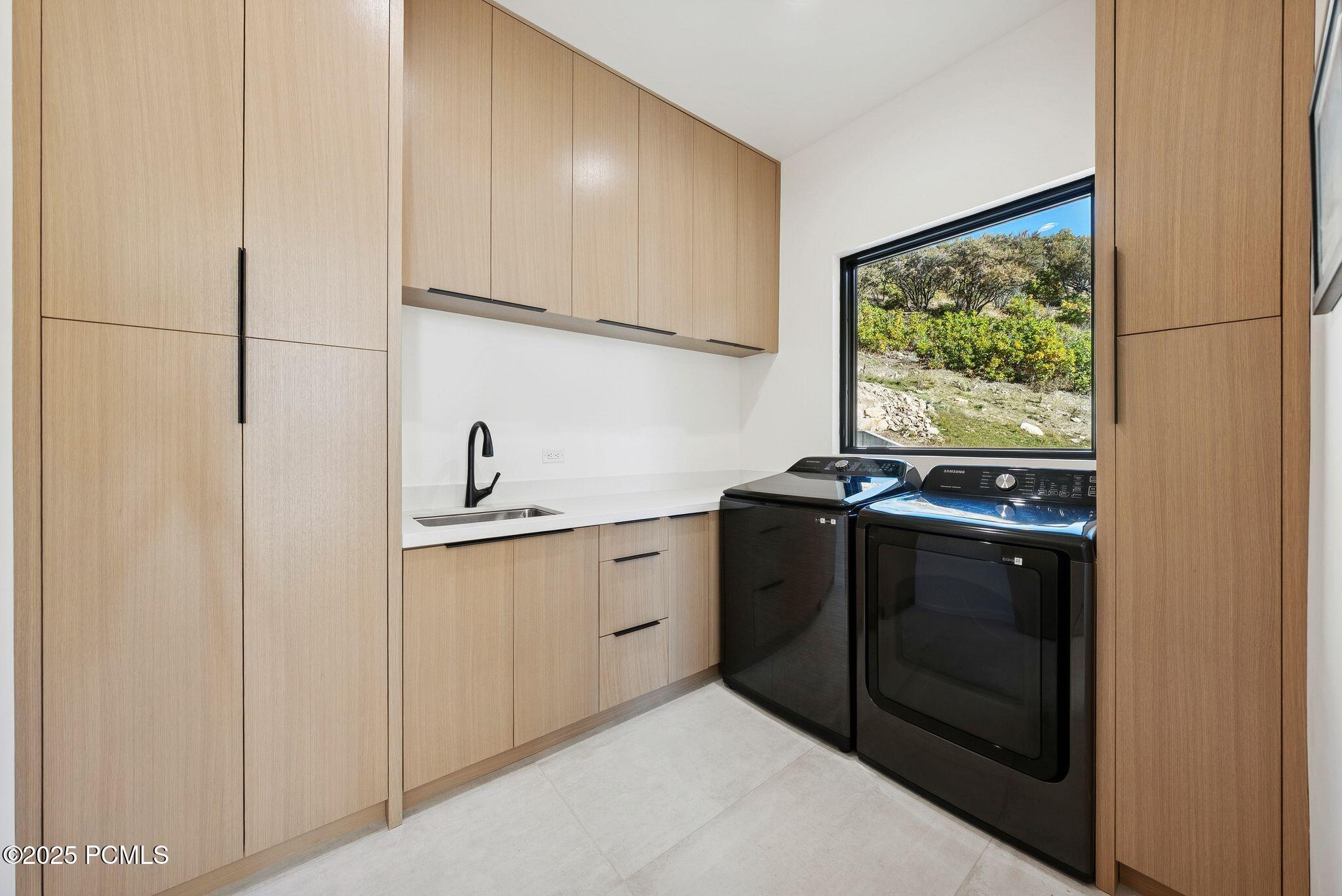 Park City, Utah 84098, United States, 5 Bedrooms Bedrooms, ,6 BathroomsBathrooms,Residential,Active,218568