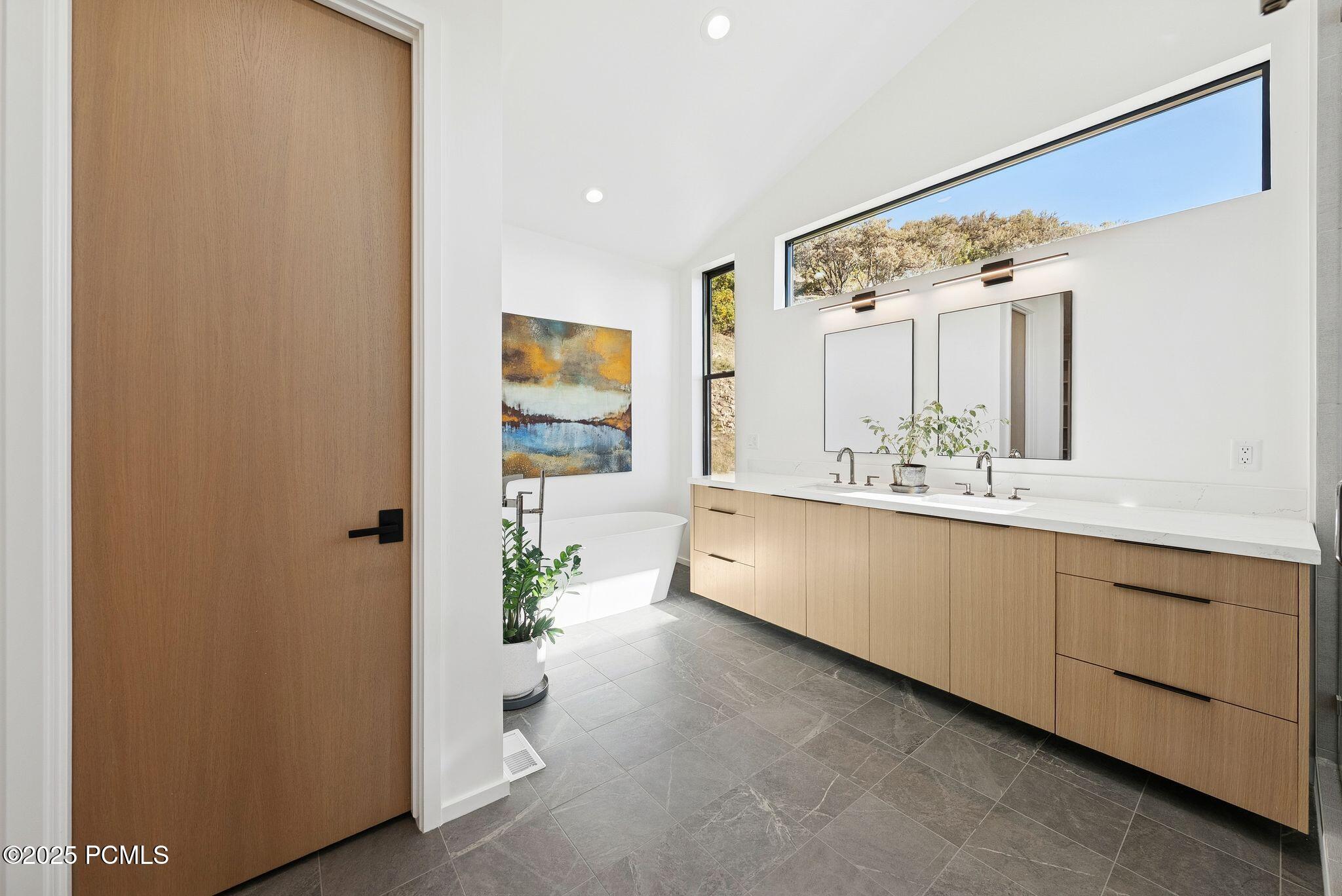 Park City, Utah 84098, United States, 5 Bedrooms Bedrooms, ,6 BathroomsBathrooms,Residential,Active,218568