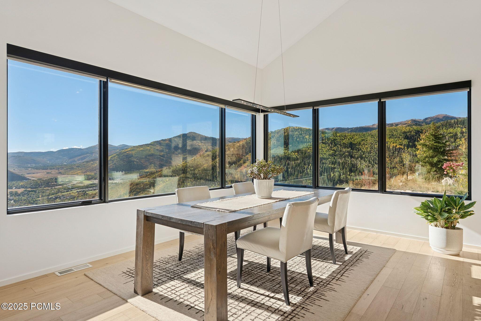 Park City, Utah 84098, United States, 5 Bedrooms Bedrooms, ,6 BathroomsBathrooms,Residential,Active,218568