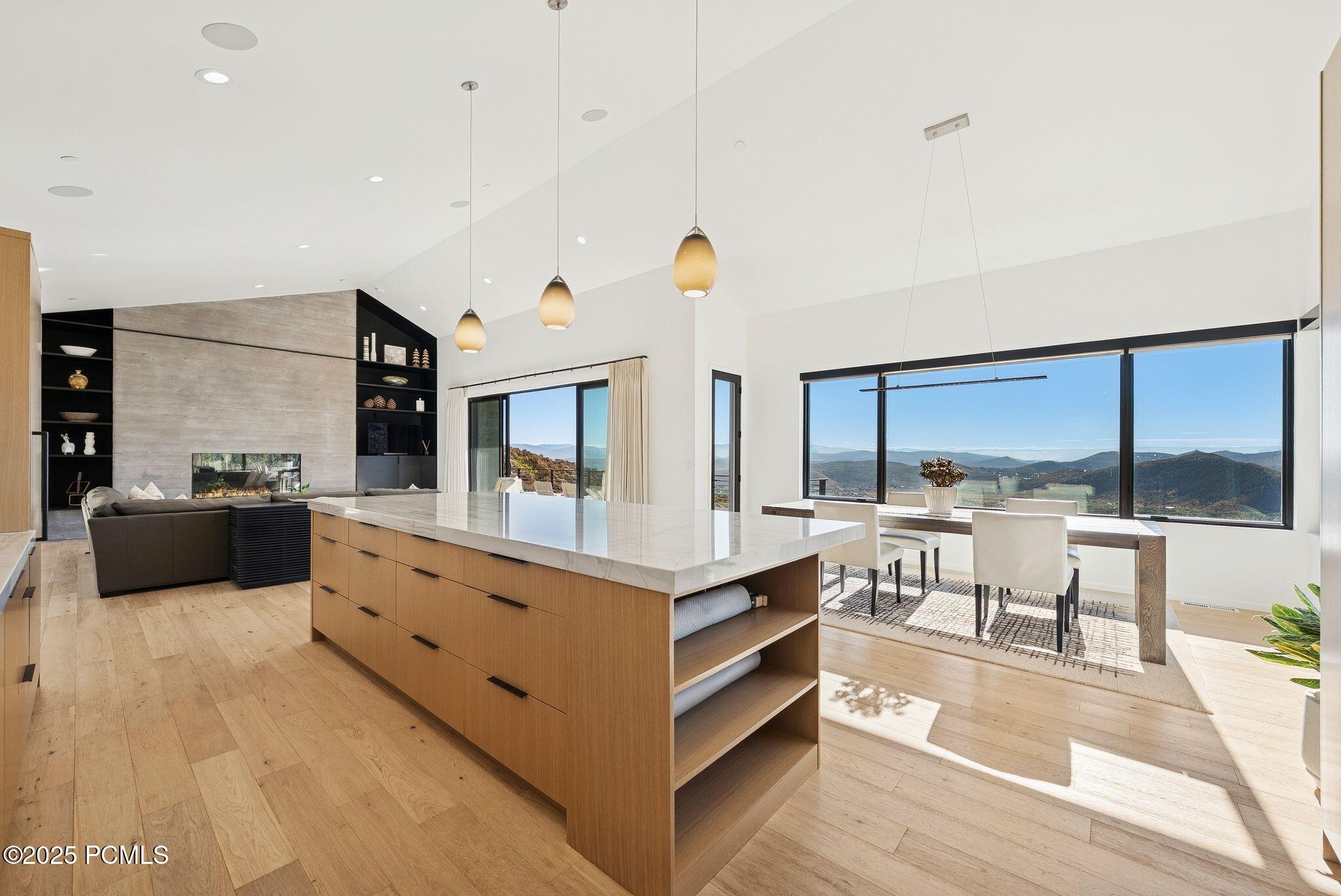 Park City, Utah 84098, United States, 5 Bedrooms Bedrooms, ,6 BathroomsBathrooms,Residential,Active,218568