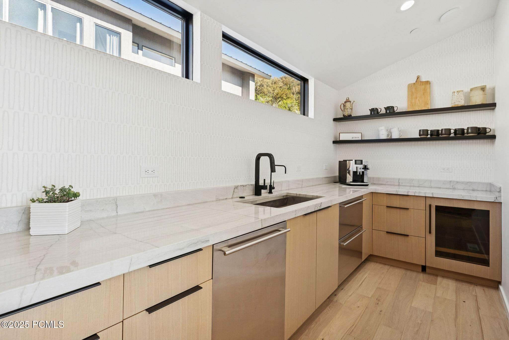 Park City, Utah 84098, United States, 5 Bedrooms Bedrooms, ,6 BathroomsBathrooms,Residential,Active,218568