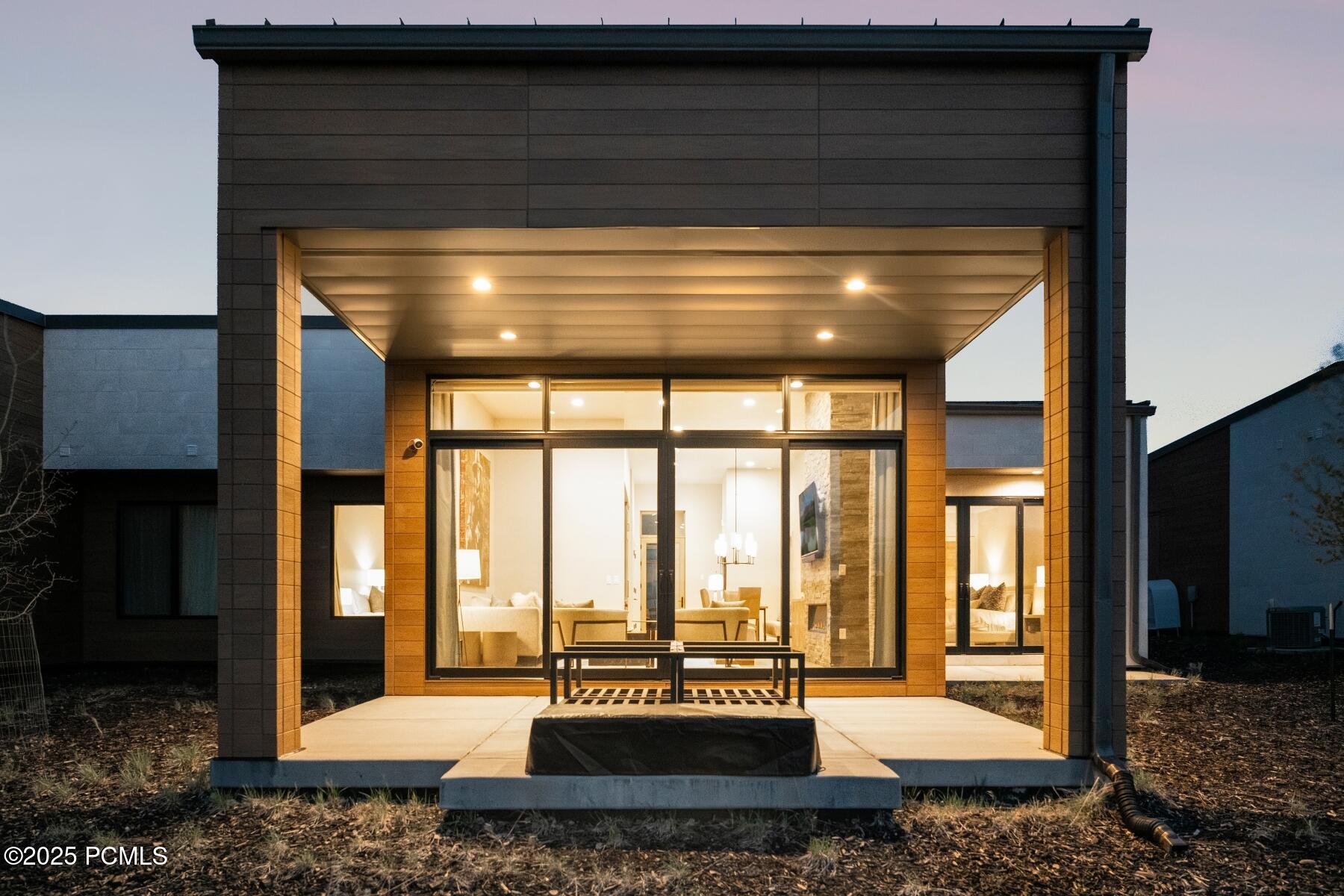 Park City, Utah 84098, United States, 2 Bedrooms Bedrooms, ,3 BathroomsBathrooms,Residential,Active,22764