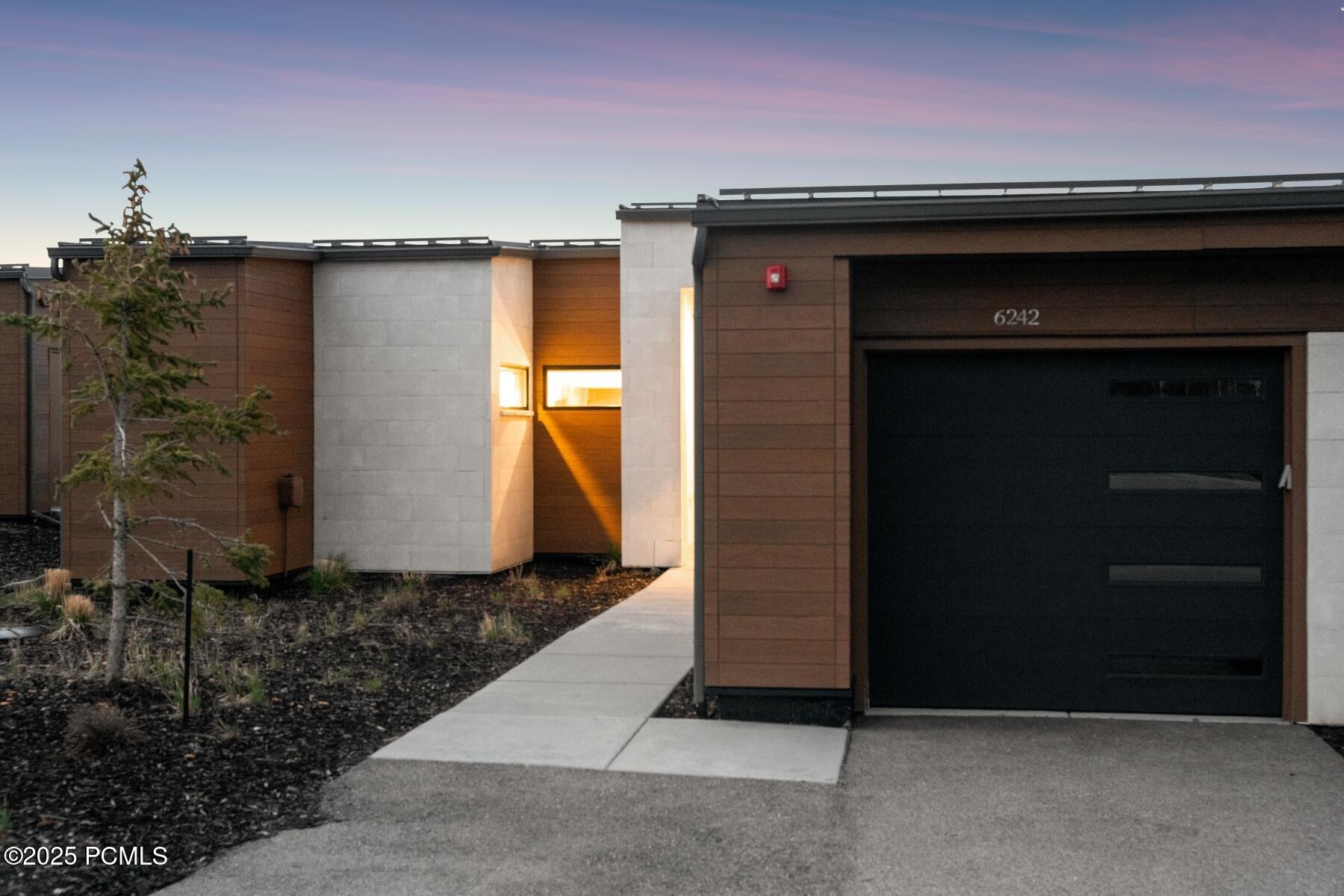 Park City, Utah 84098, United States, 2 Bedrooms Bedrooms, ,3 BathroomsBathrooms,Residential,Active,22764