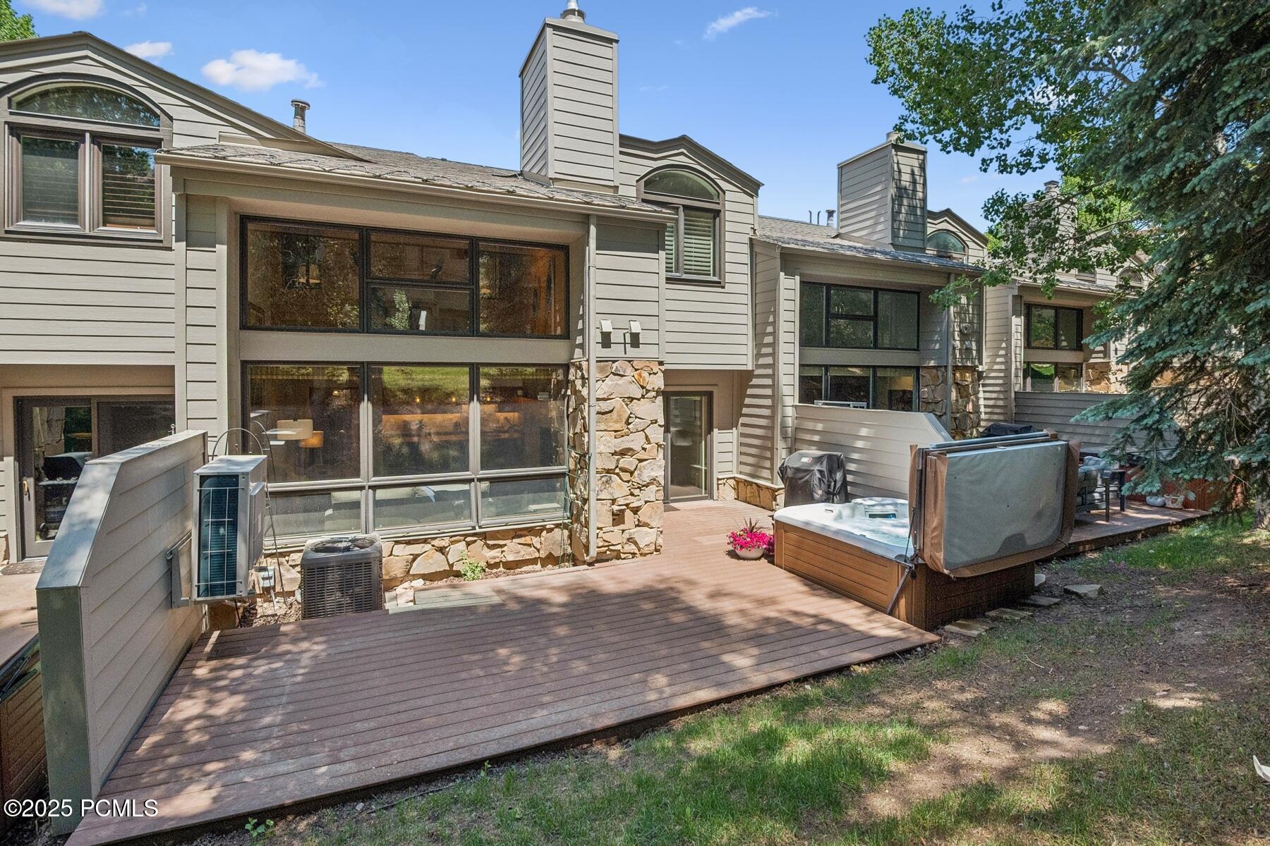 Park City, Utah 84060, United States, 3 Bedrooms Bedrooms, ,4 BathroomsBathrooms,Residential,Active,152875