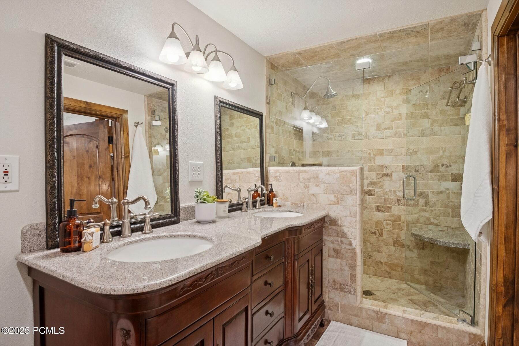 Park City, Utah 84060, United States, 3 Bedrooms Bedrooms, ,4 BathroomsBathrooms,Residential,Active,152875