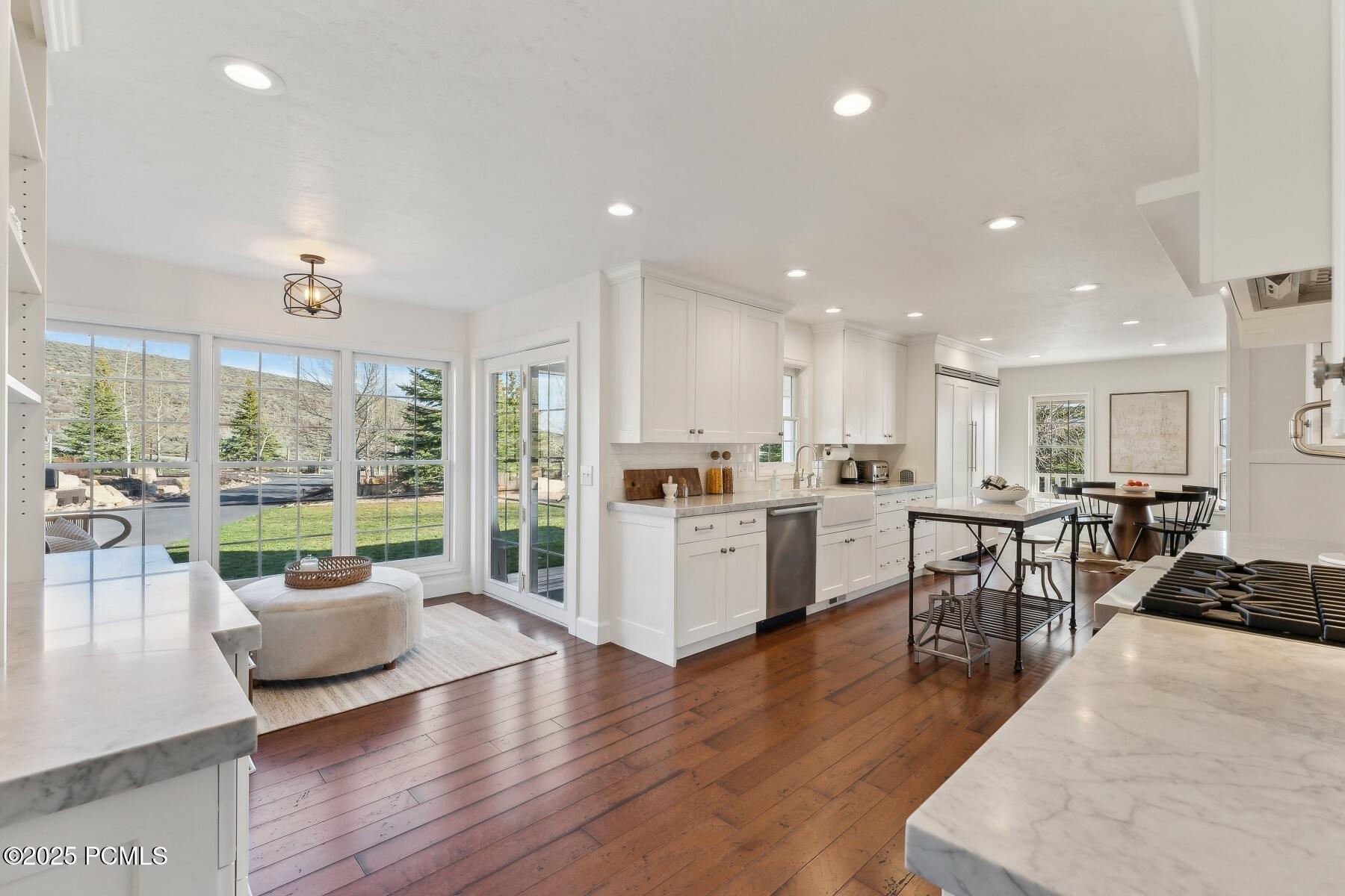 Park City, Utah 84098, United States, 4 Bedrooms Bedrooms, ,4 BathroomsBathrooms,Residential,Pending,109008