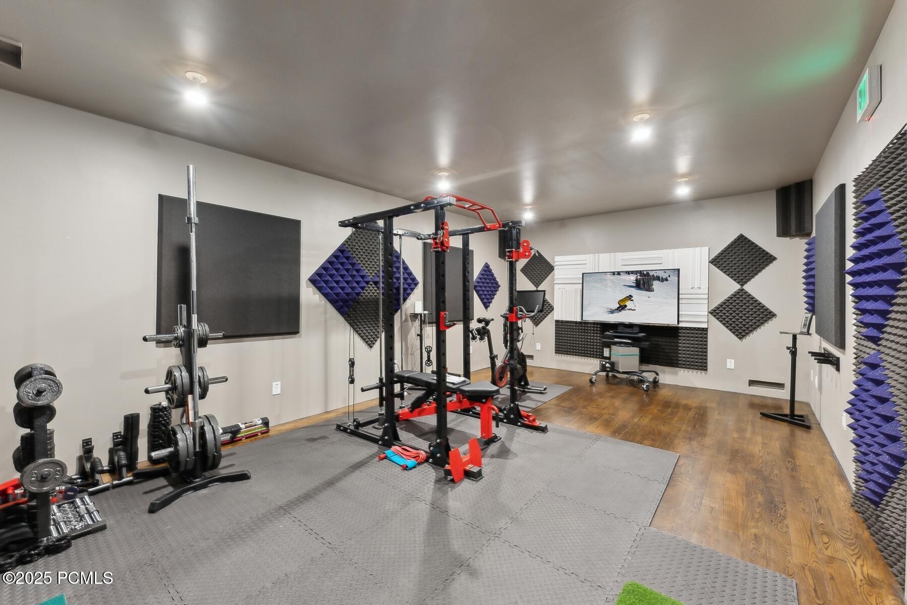 Park City, Utah 84098, United States, 4 Bedrooms Bedrooms, ,4 BathroomsBathrooms,Residential,Pending,109008