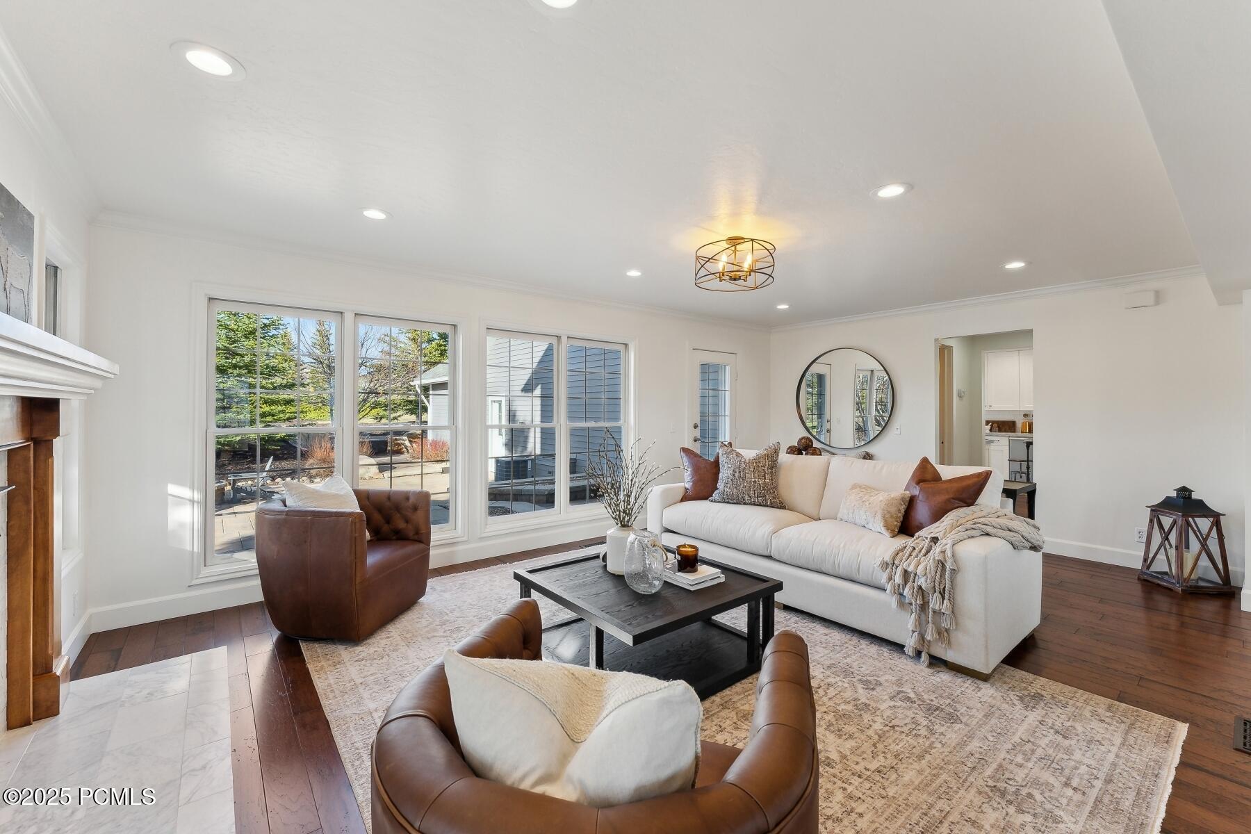 Park City, Utah 84098, United States, 4 Bedrooms Bedrooms, ,4 BathroomsBathrooms,Residential,Pending,109008