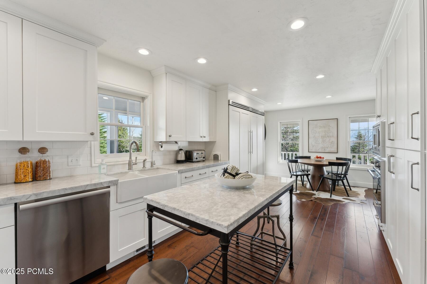 Park City, Utah 84098, United States, 4 Bedrooms Bedrooms, ,4 BathroomsBathrooms,Residential,Pending,109008