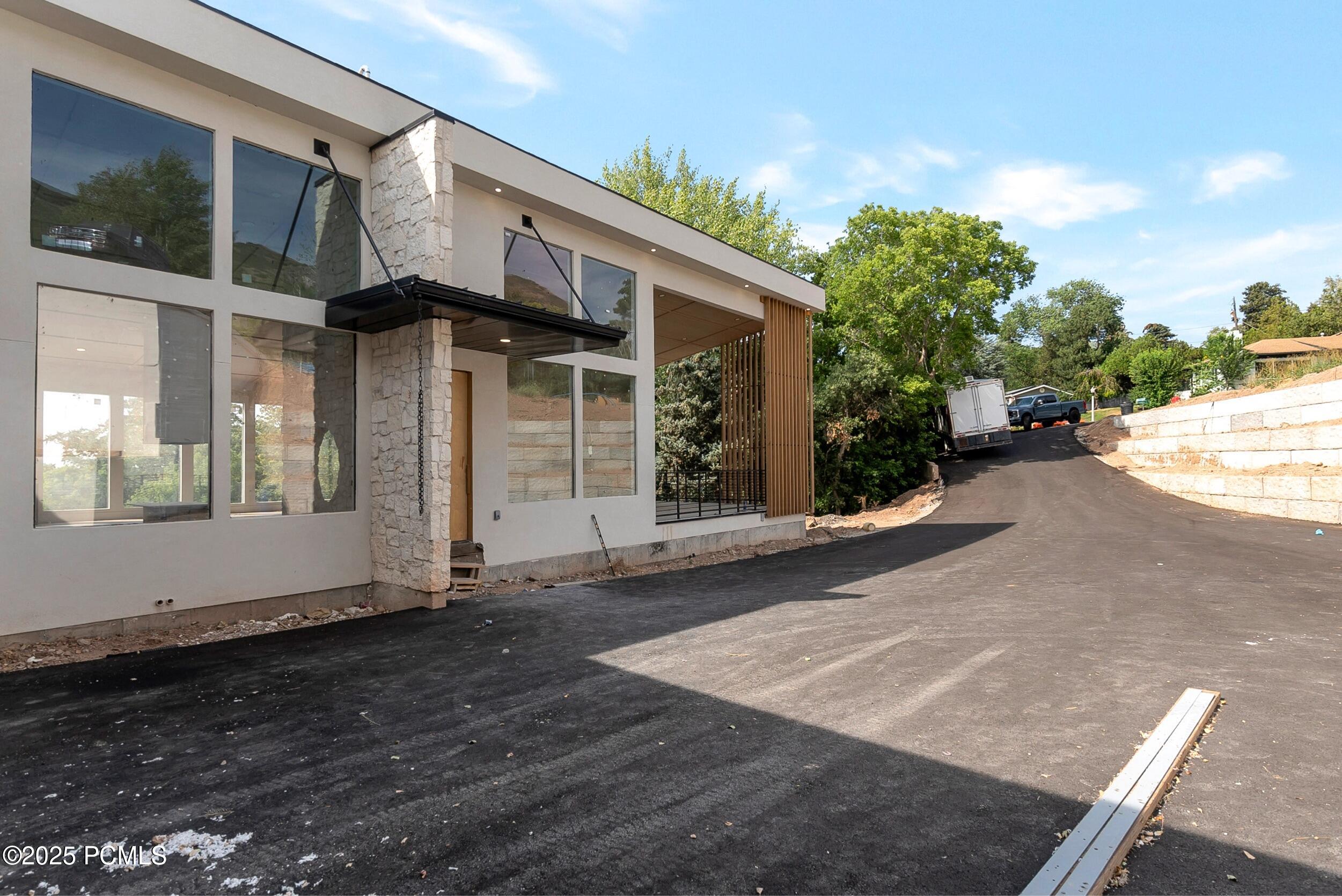 Salt Lake City, Utah 84108, United States, 5 Bedrooms Bedrooms, ,7 BathroomsBathrooms,Residential,Active,193829