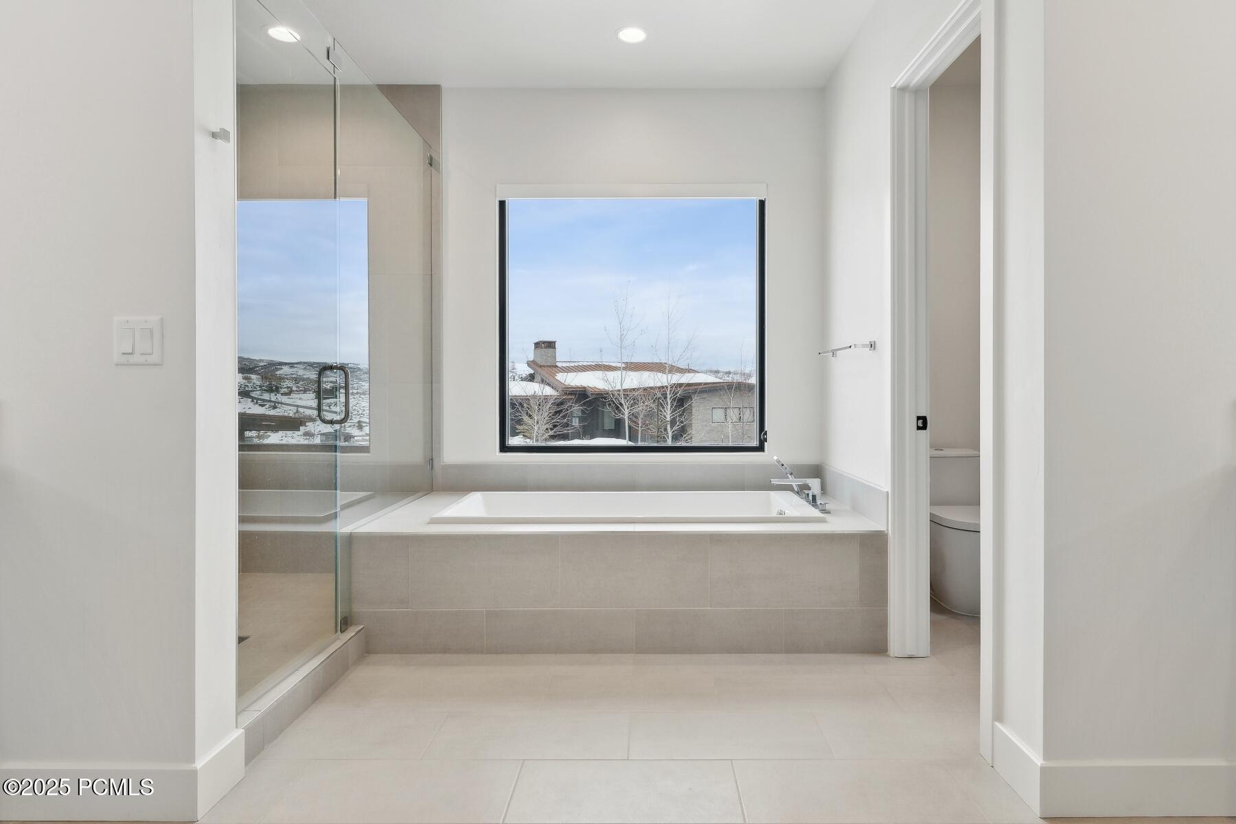 Park City, Utah 84098, United States, 3 Bedrooms Bedrooms, ,4 BathroomsBathrooms,Residential,Active,13582