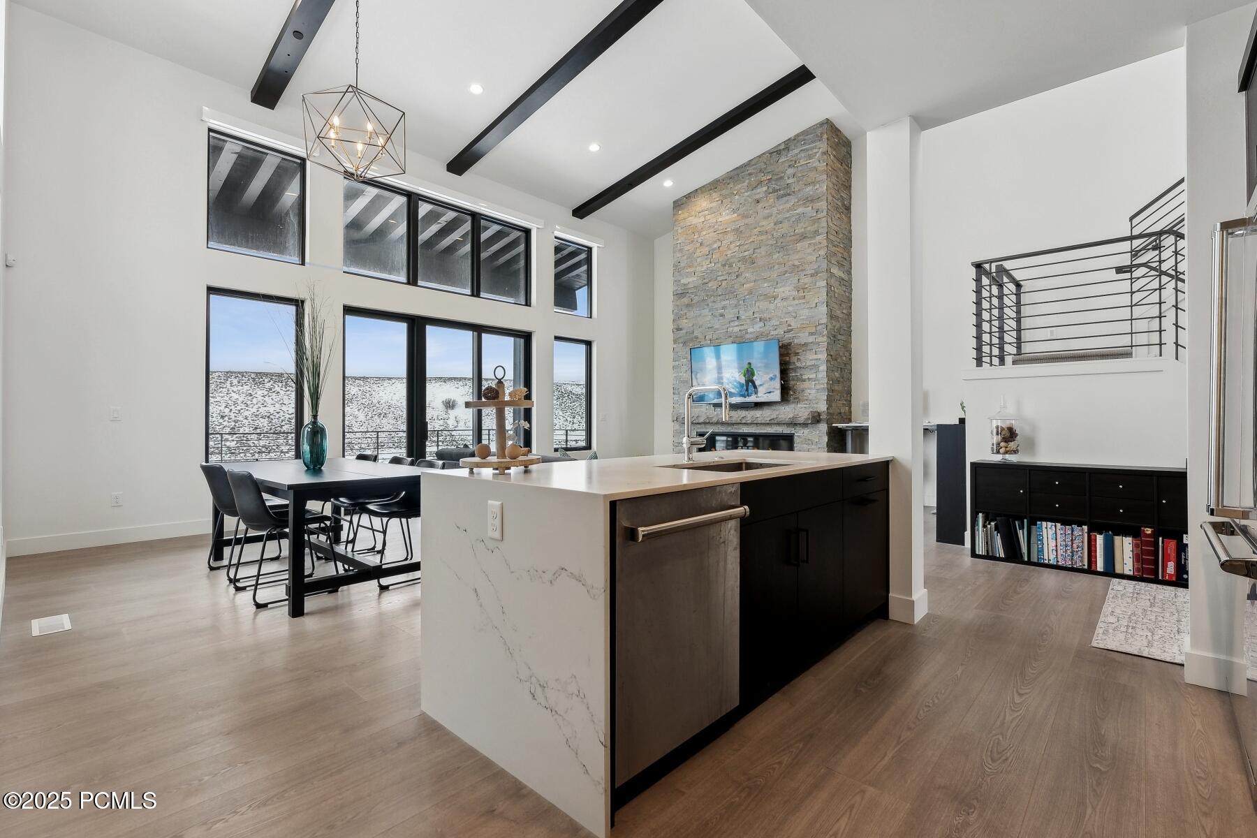 Park City, Utah 84098, United States, 3 Bedrooms Bedrooms, ,4 BathroomsBathrooms,Residential,Active,13582