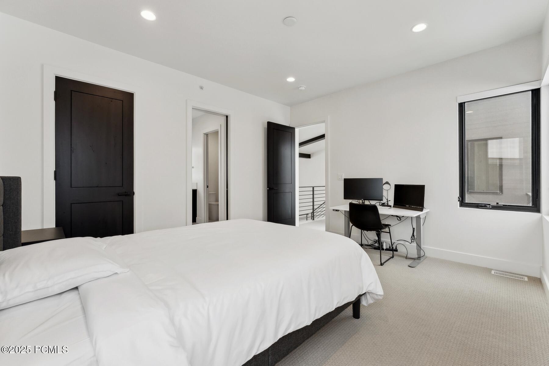 Park City, Utah 84098, United States, 3 Bedrooms Bedrooms, ,4 BathroomsBathrooms,Residential,Active,13582