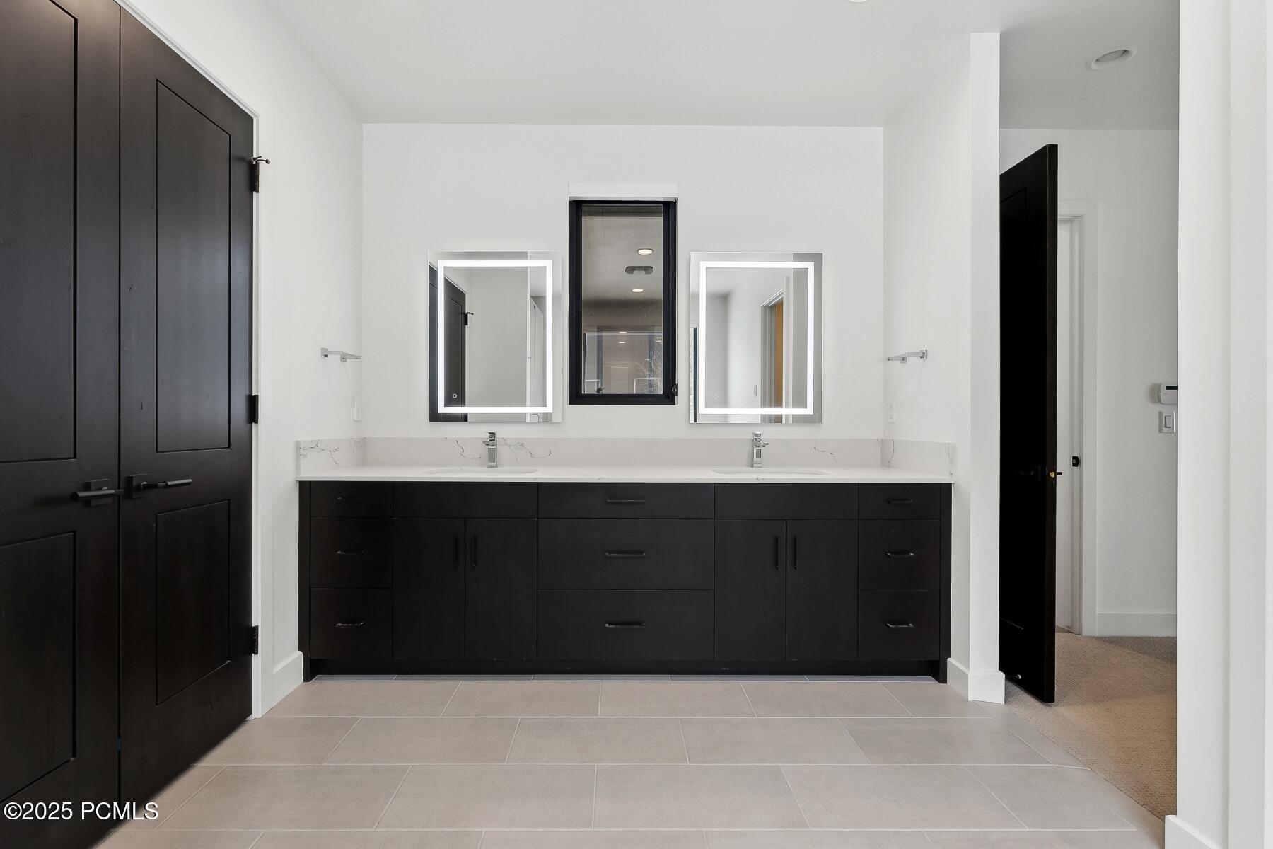 Park City, Utah 84098, United States, 3 Bedrooms Bedrooms, ,4 BathroomsBathrooms,Residential,Active,13582