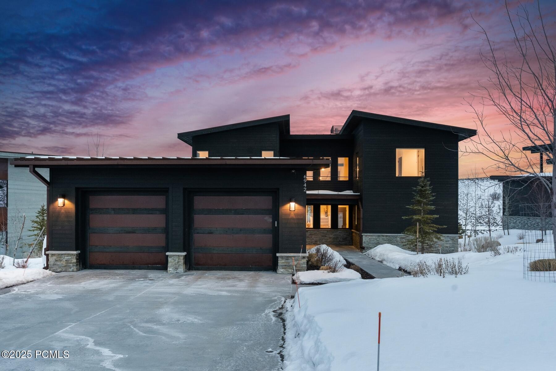 Park City, Utah 84098, United States, 3 Bedrooms Bedrooms, ,4 BathroomsBathrooms,Residential,Active,13582