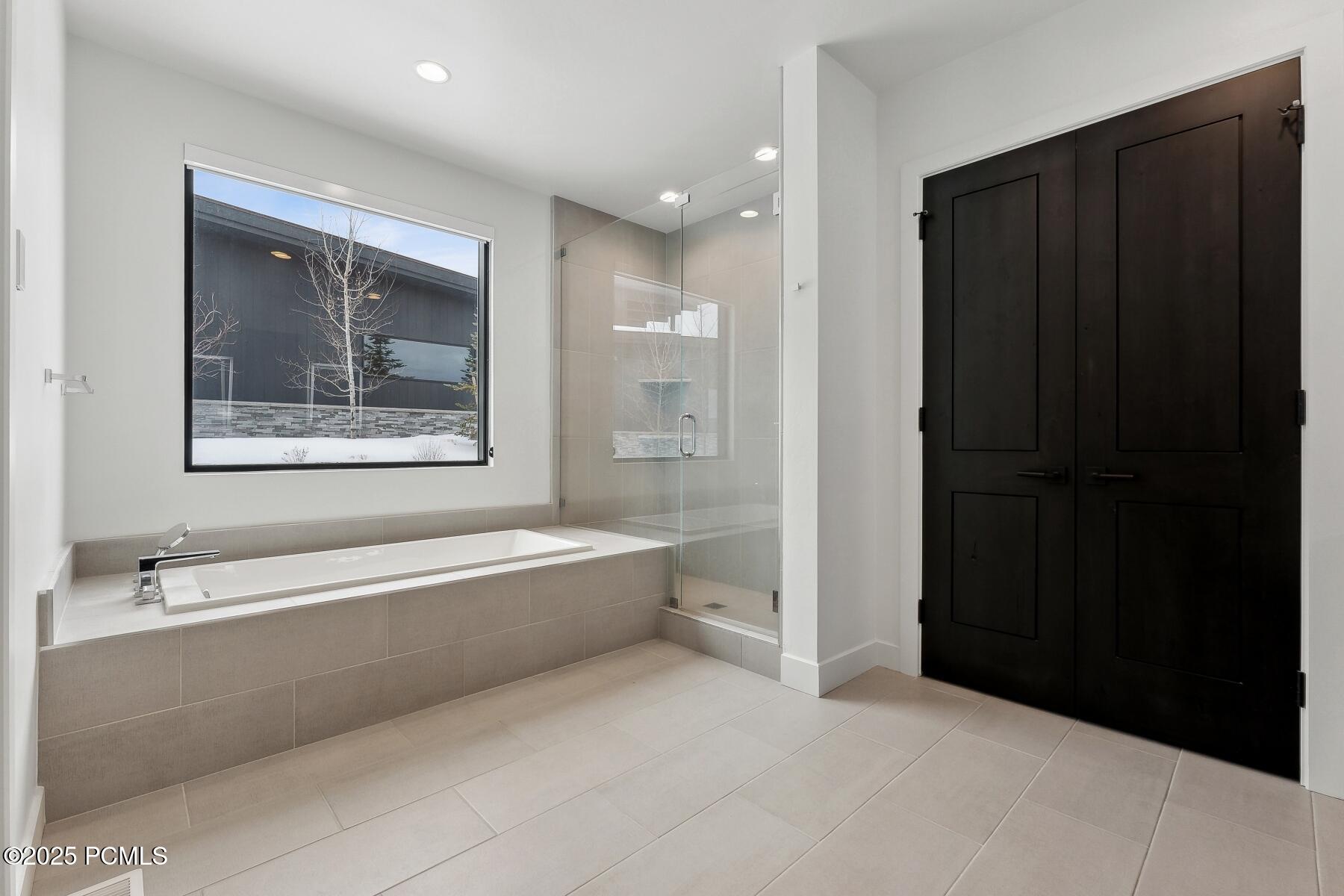 Park City, Utah 84098, United States, 3 Bedrooms Bedrooms, ,4 BathroomsBathrooms,Residential,Active,13582