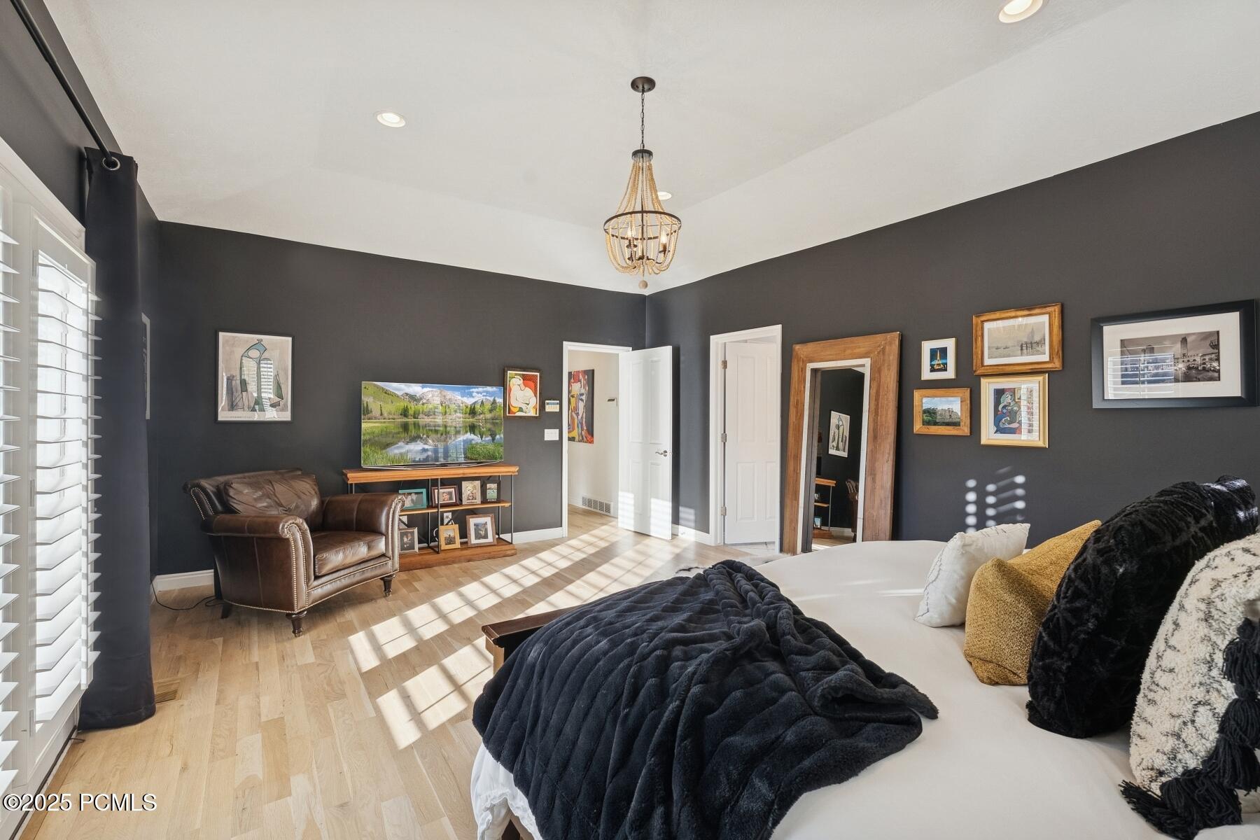 Salt Lake City, Utah 84108, United States, 5 Bedrooms Bedrooms, ,5 BathroomsBathrooms,Residential,Active,230910