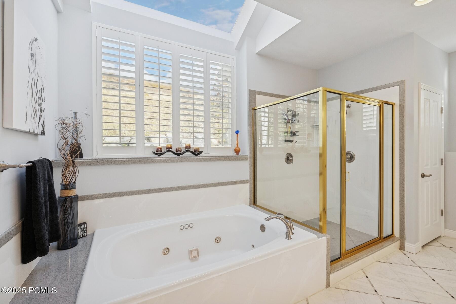 Salt Lake City, Utah 84108, United States, 5 Bedrooms Bedrooms, ,5 BathroomsBathrooms,Residential,Active,230910