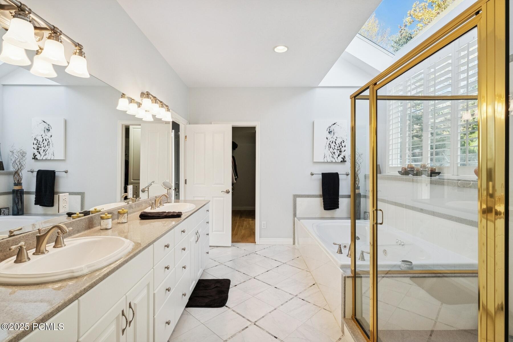 Salt Lake City, Utah 84108, United States, 5 Bedrooms Bedrooms, ,5 BathroomsBathrooms,Residential,Active,230910