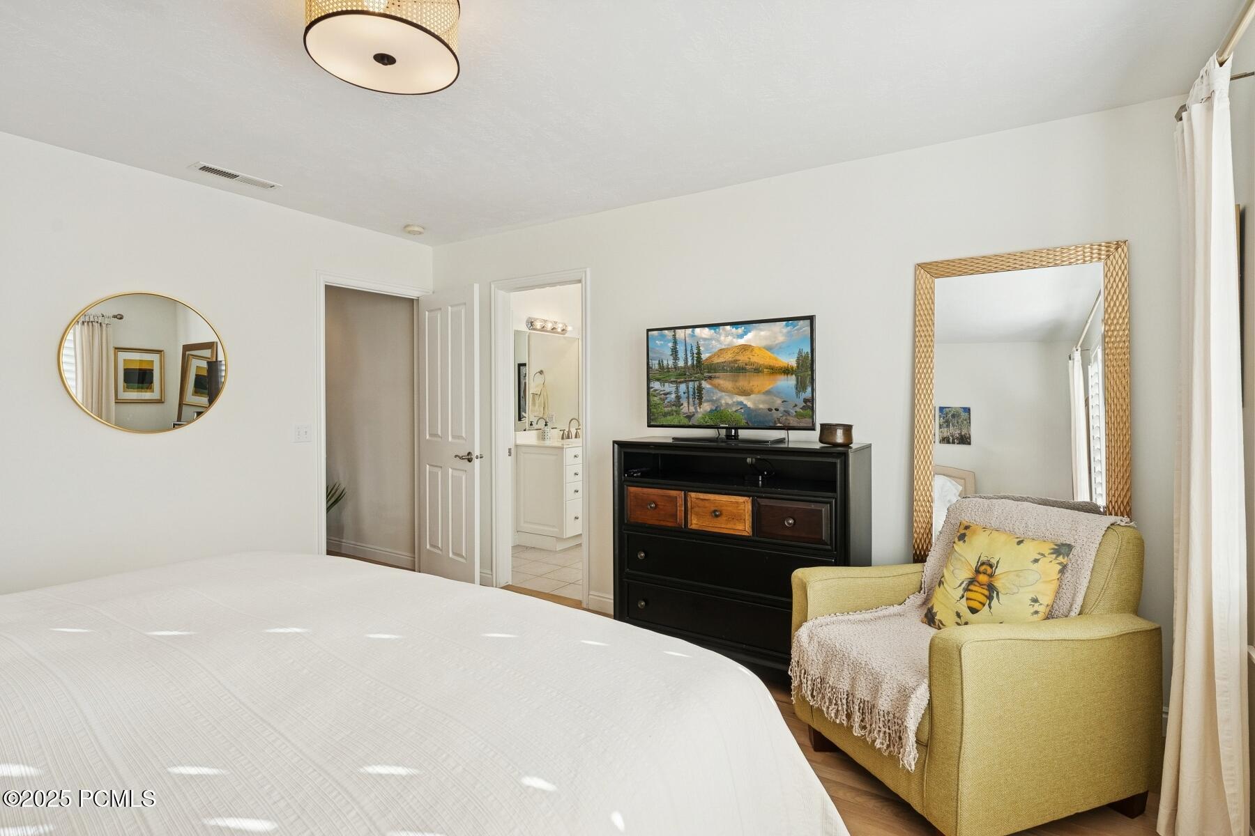 Salt Lake City, Utah 84108, United States, 5 Bedrooms Bedrooms, ,5 BathroomsBathrooms,Residential,Active,230910