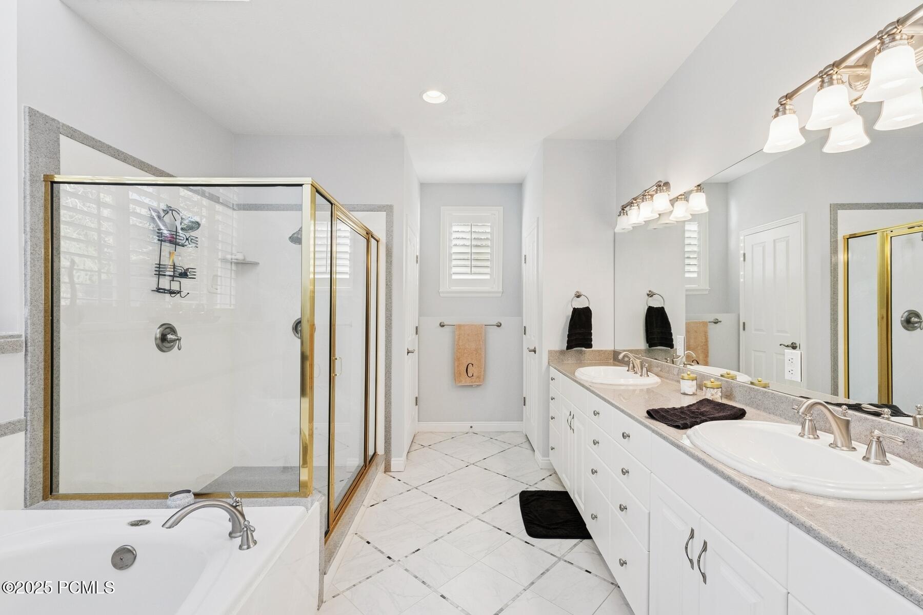 Salt Lake City, Utah 84108, United States, 5 Bedrooms Bedrooms, ,5 BathroomsBathrooms,Residential,Active,230910