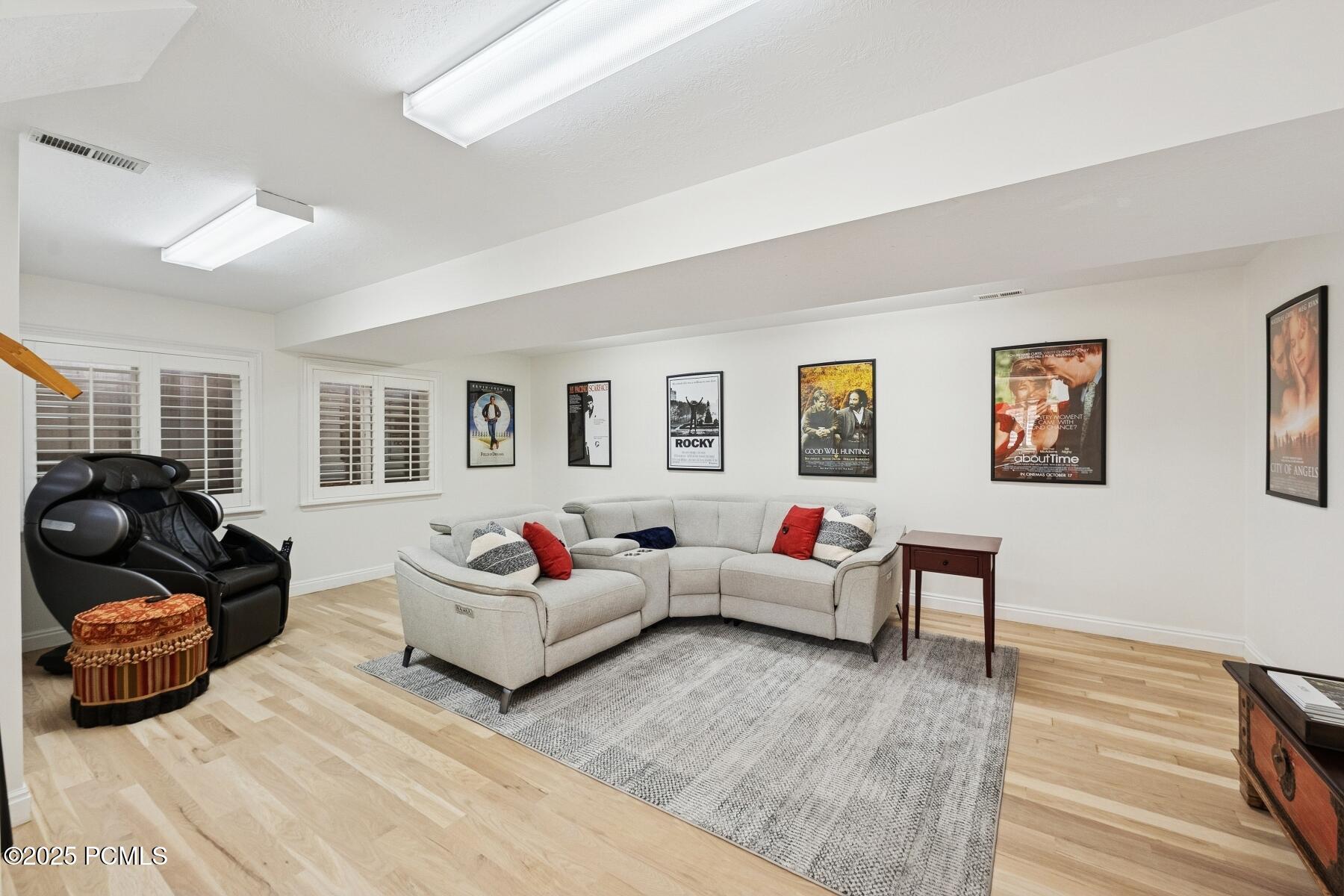 Salt Lake City, Utah 84108, United States, 5 Bedrooms Bedrooms, ,5 BathroomsBathrooms,Residential,Active,230910