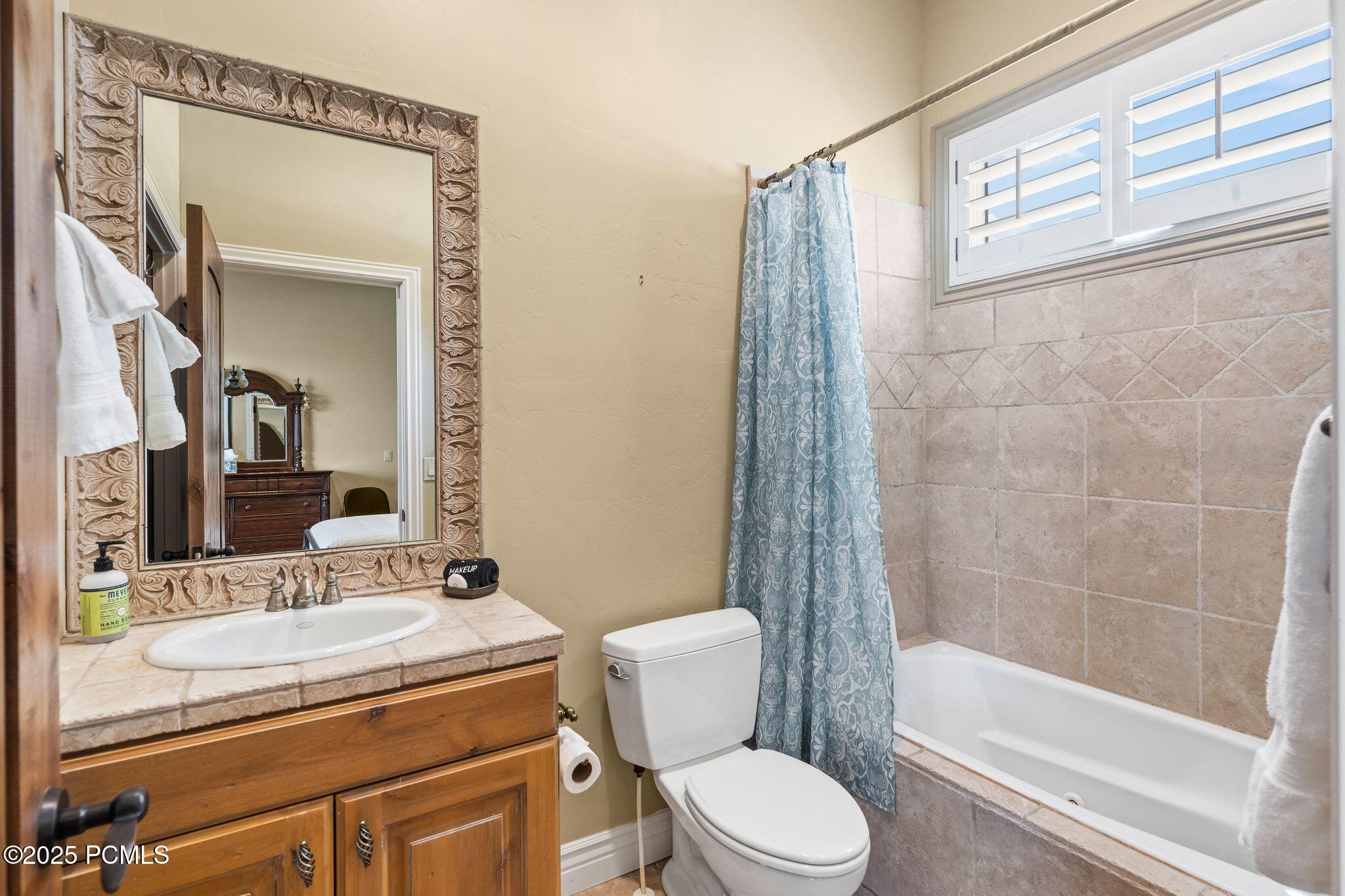 Midway, Utah 84049, United States, 7 Bedrooms Bedrooms, ,8 BathroomsBathrooms,Residential,Active,182330