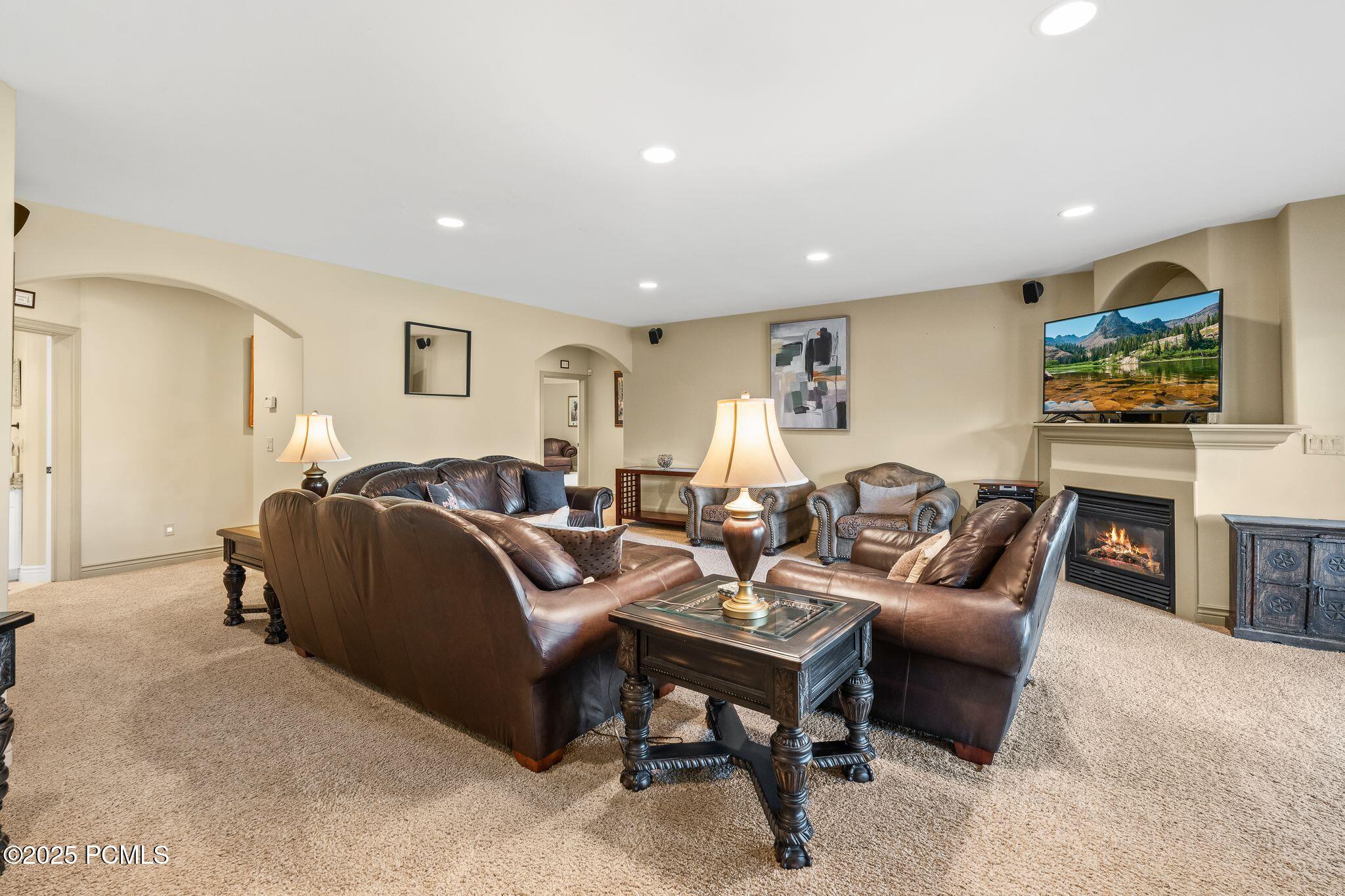 Midway, Utah 84049, United States, 7 Bedrooms Bedrooms, ,8 BathroomsBathrooms,Residential,Active,182330