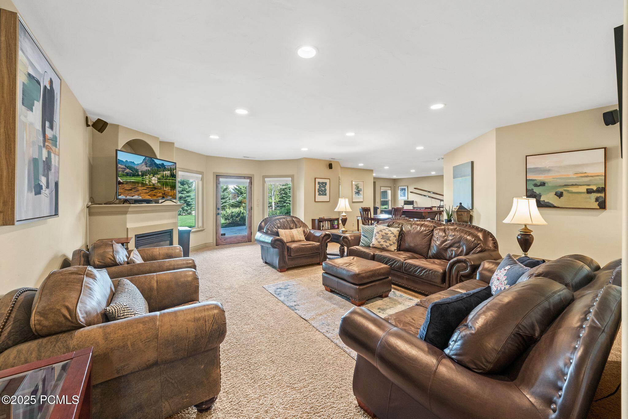 Midway, Utah 84049, United States, 7 Bedrooms Bedrooms, ,8 BathroomsBathrooms,Residential,Active,182330