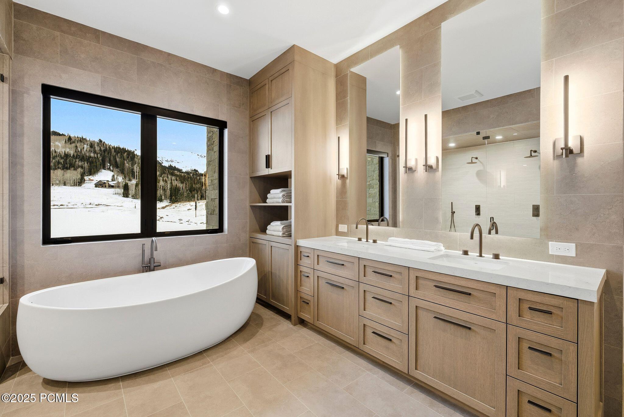 Park City, Utah 84060, United States, 7 Bedrooms Bedrooms, ,10 BathroomsBathrooms,Residential,Active,215832