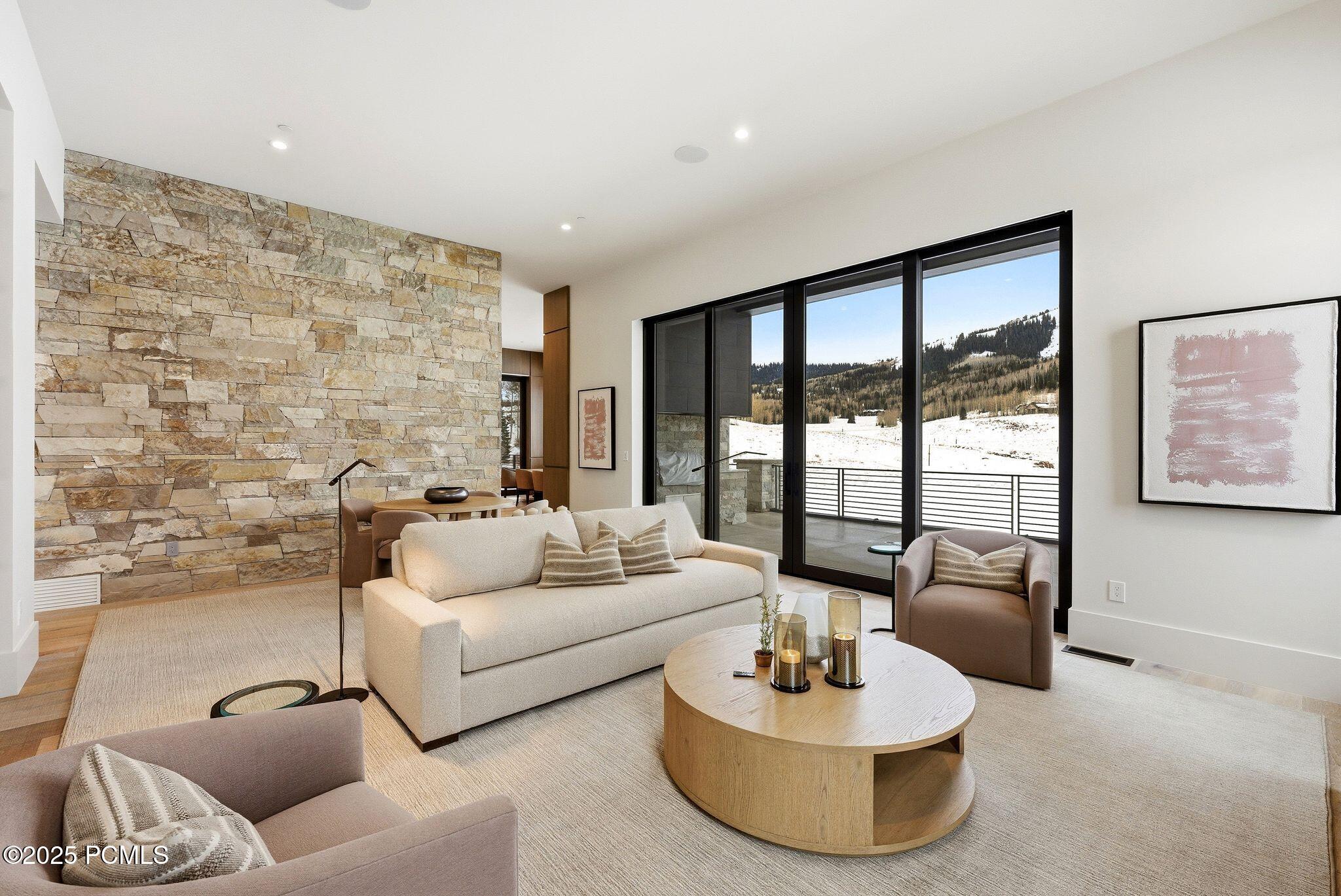 Park City, Utah 84060, United States, 7 Bedrooms Bedrooms, ,10 BathroomsBathrooms,Residential,Active,215832