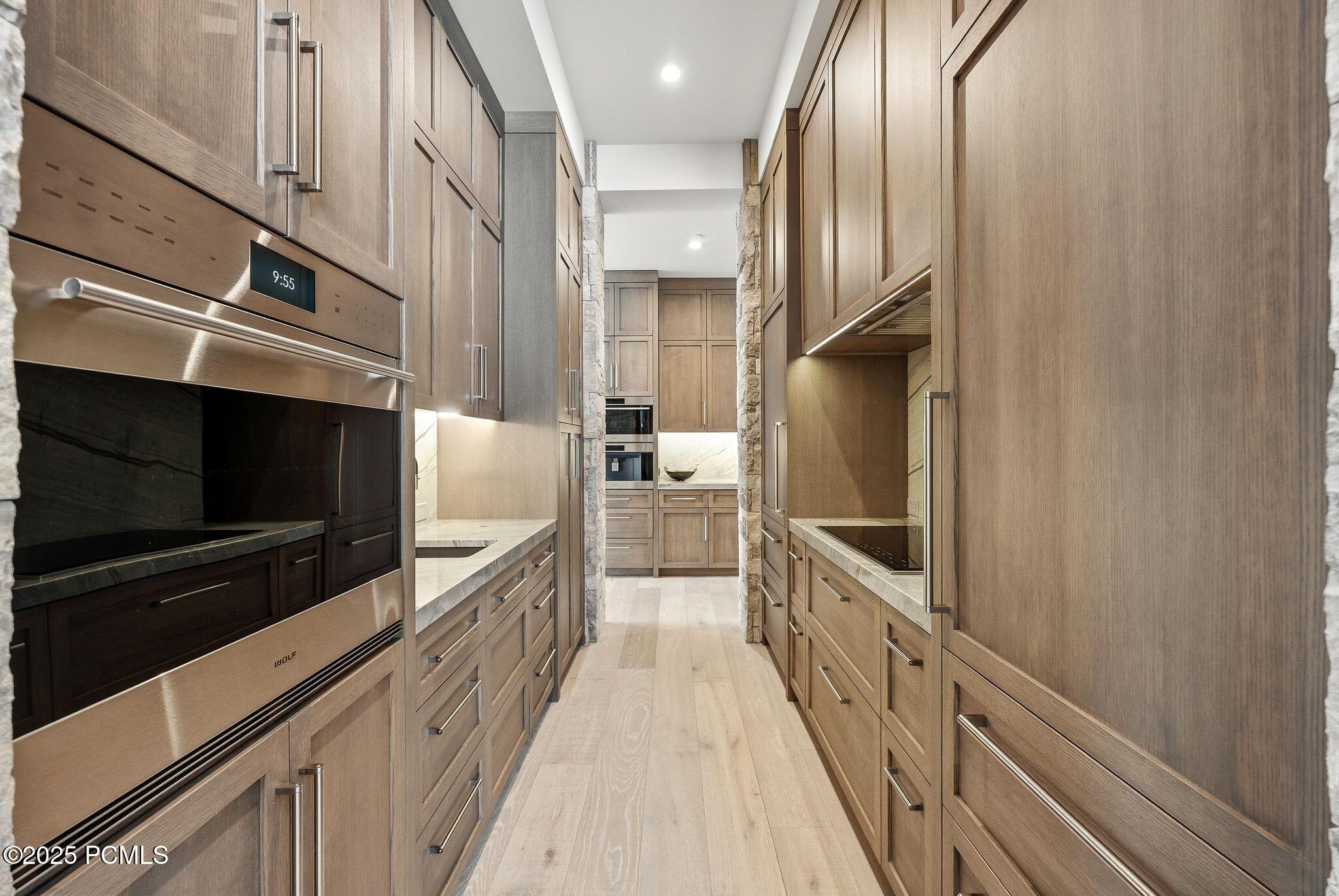 Park City, Utah 84060, United States, 7 Bedrooms Bedrooms, ,10 BathroomsBathrooms,Residential,Active,215832