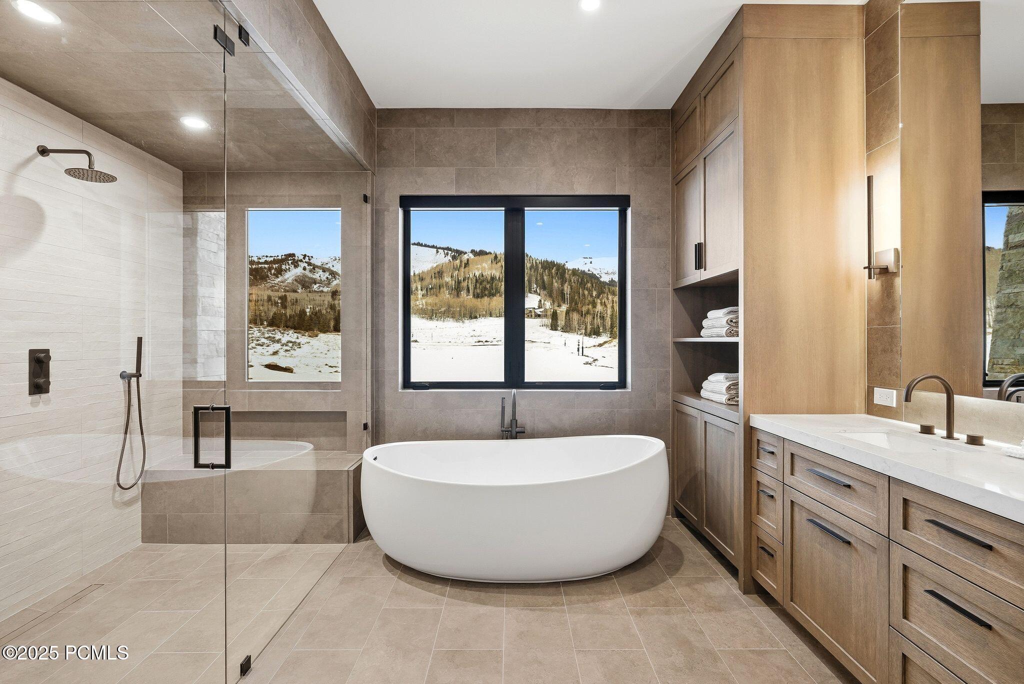 Park City, Utah 84060, United States, 7 Bedrooms Bedrooms, ,10 BathroomsBathrooms,Residential,Active,215832