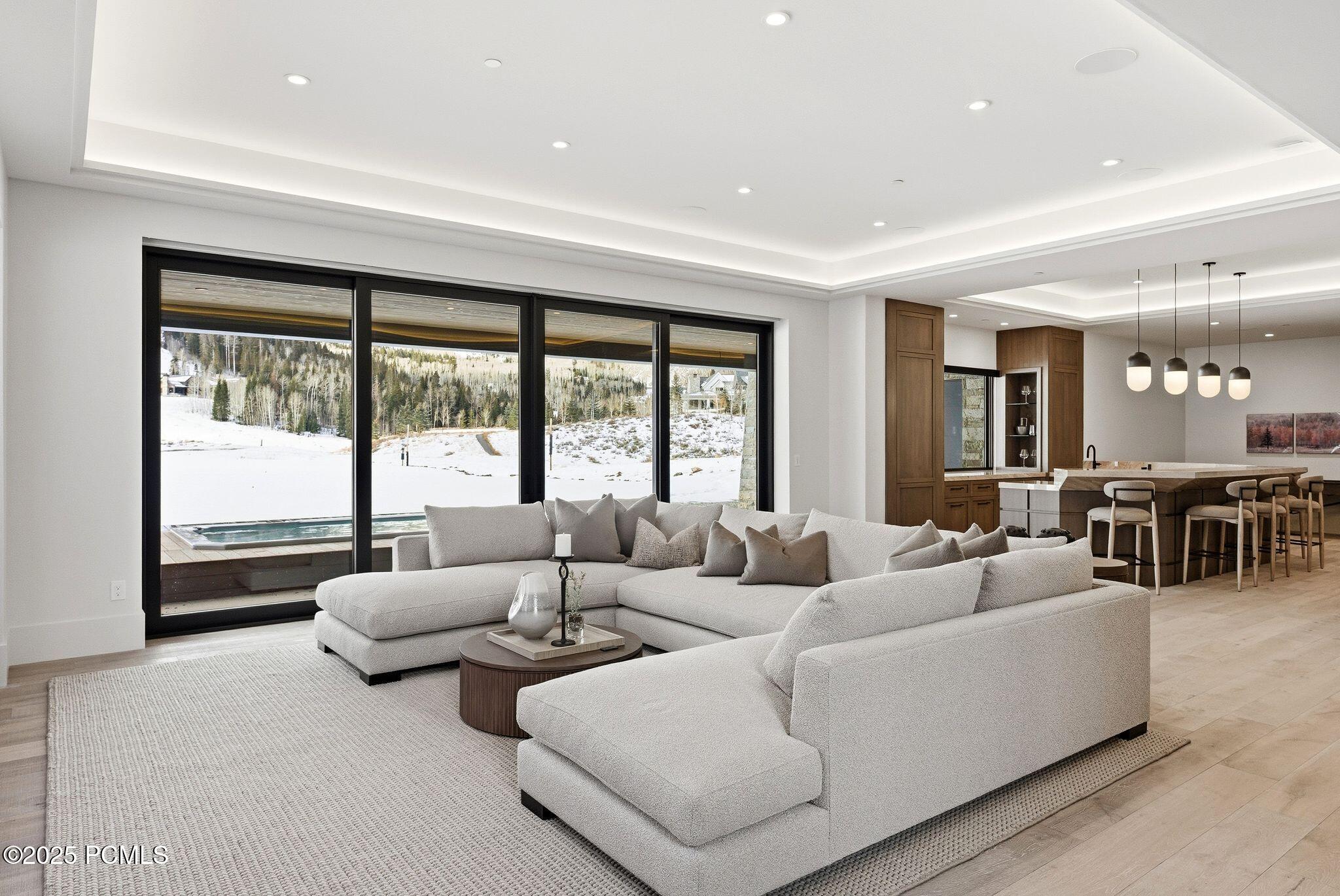 Park City, Utah 84060, United States, 7 Bedrooms Bedrooms, ,10 BathroomsBathrooms,Residential,Active,215832