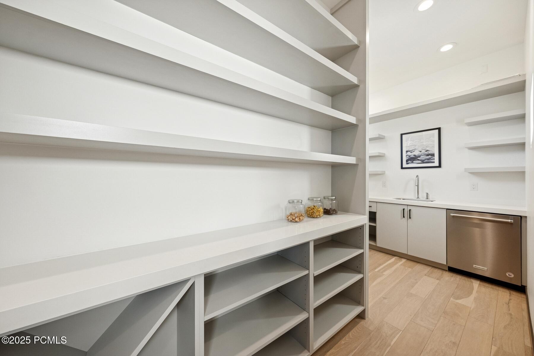 Park City, Utah 84098, United States, 4 Bedrooms Bedrooms, ,5 BathroomsBathrooms,Residential,Active,234472