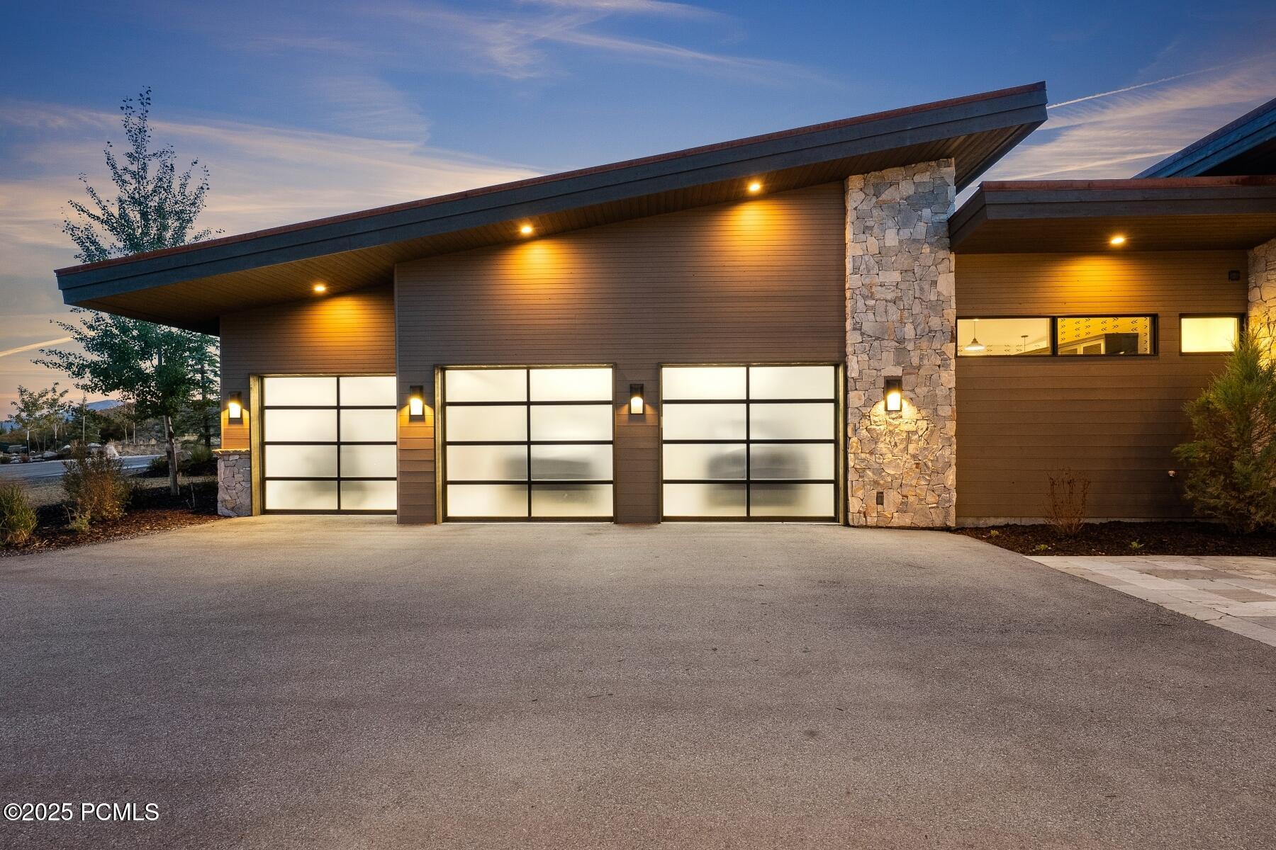 Park City, Utah 84098, United States, 4 Bedrooms Bedrooms, ,5 BathroomsBathrooms,Residential,Active,234472