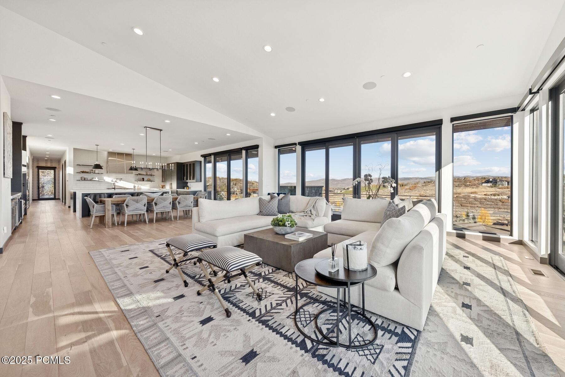 Park City, Utah 84098, United States, 4 Bedrooms Bedrooms, ,5 BathroomsBathrooms,Residential,Active,234472