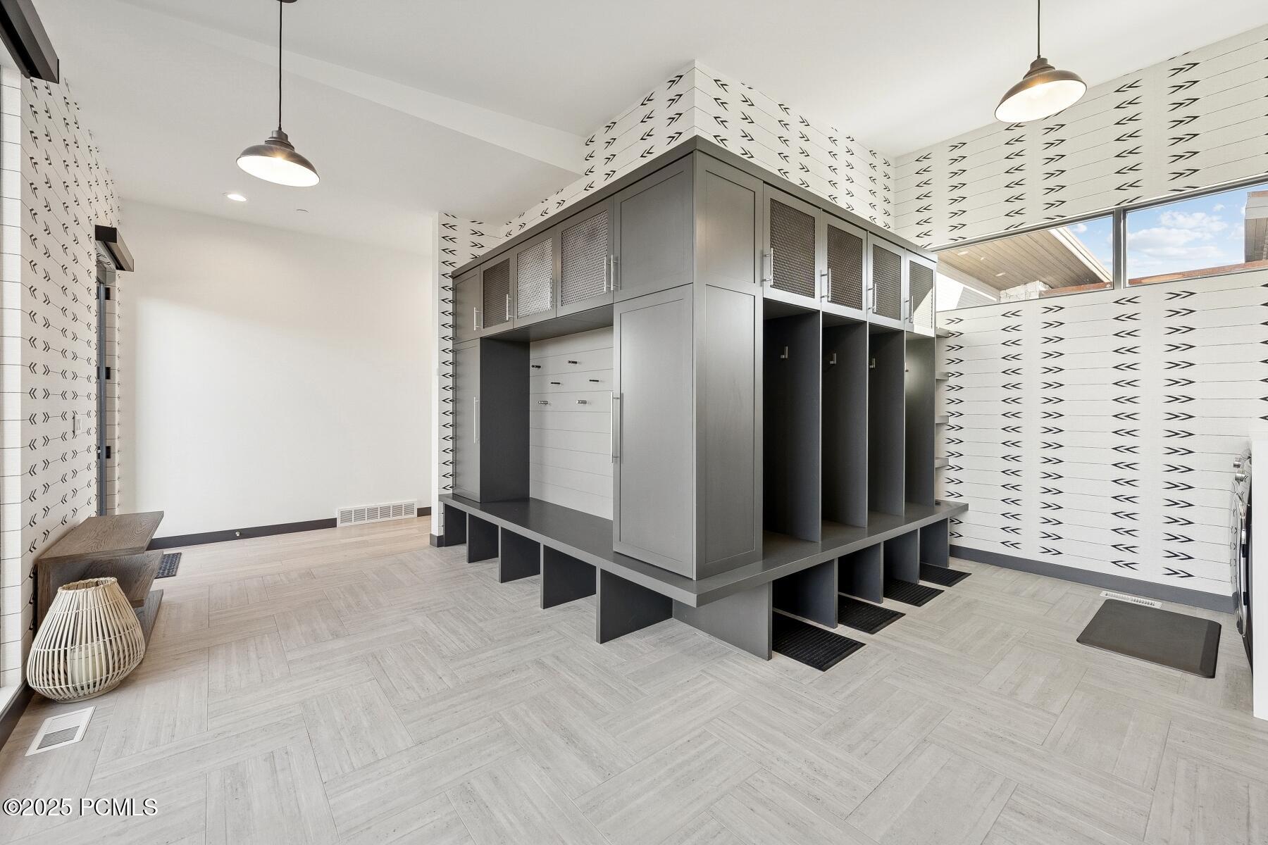 Park City, Utah 84098, United States, 4 Bedrooms Bedrooms, ,5 BathroomsBathrooms,Residential,Active,234472