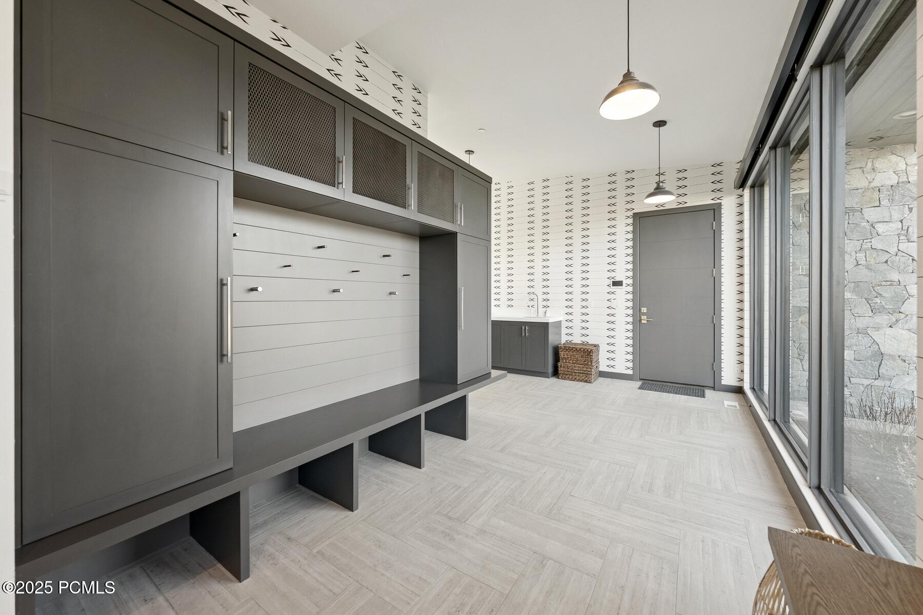 Park City, Utah 84098, United States, 4 Bedrooms Bedrooms, ,5 BathroomsBathrooms,Residential,Active,234472