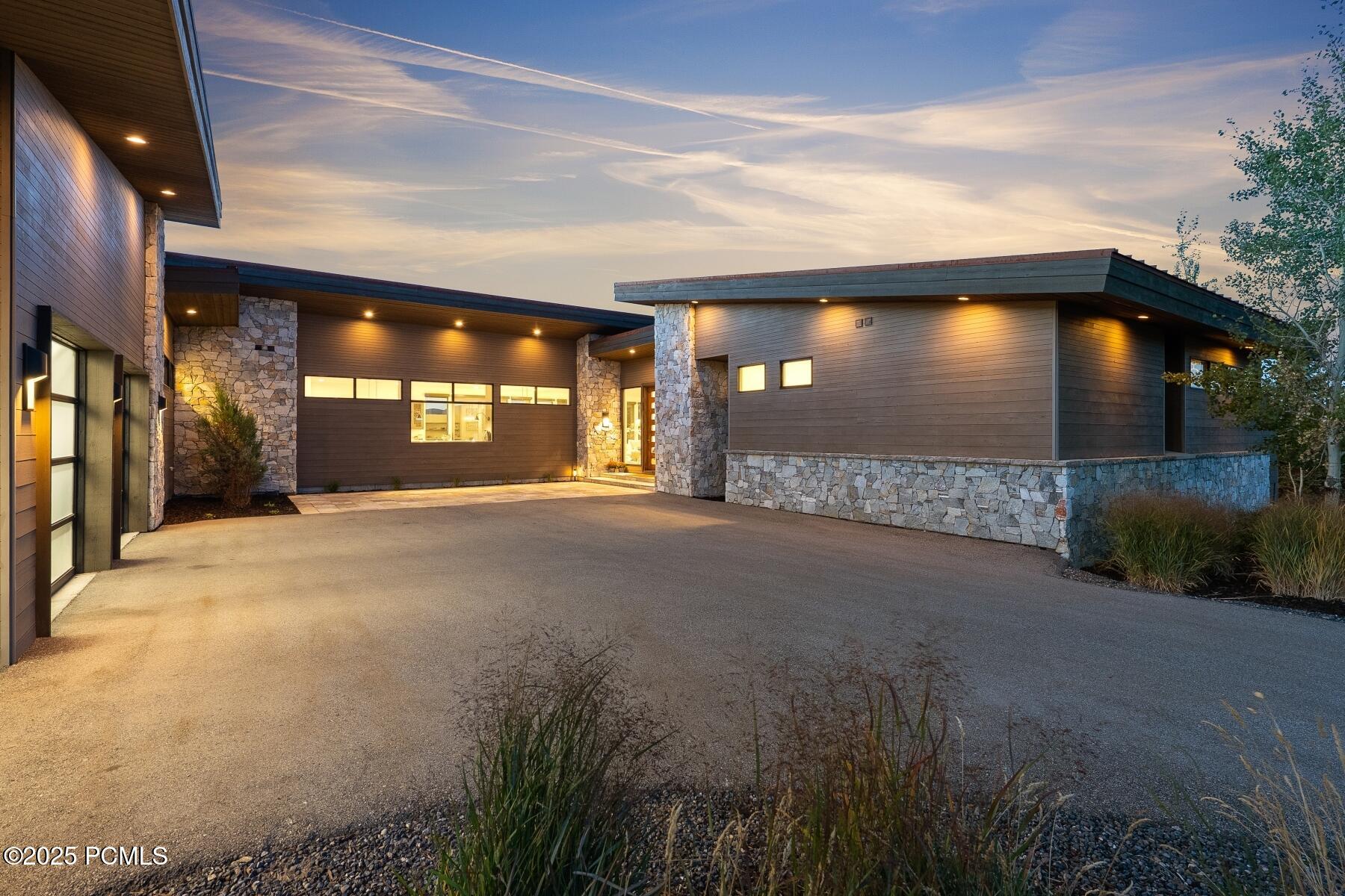 Park City, Utah 84098, United States, 4 Bedrooms Bedrooms, ,5 BathroomsBathrooms,Residential,Active,234472