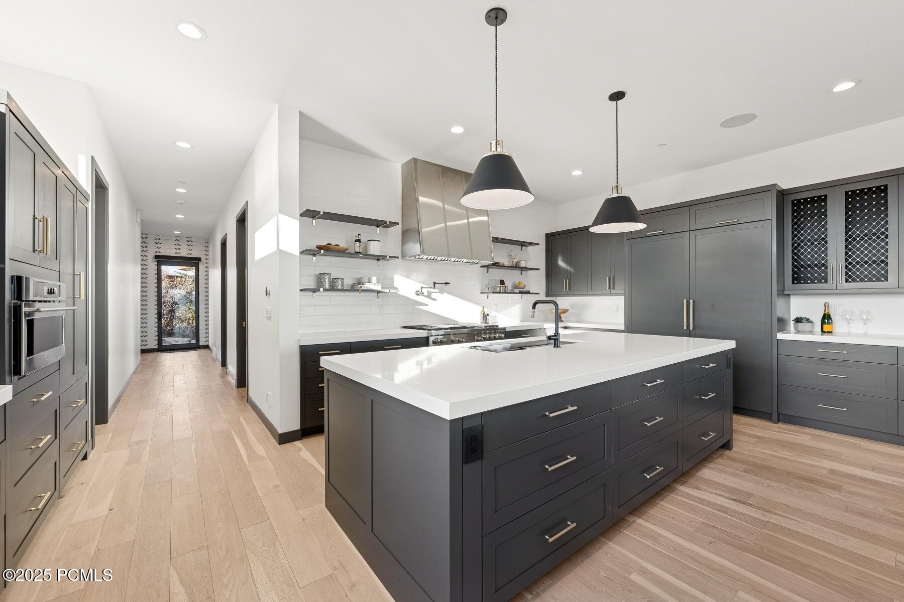 Park City, Utah 84098, United States, 4 Bedrooms Bedrooms, ,5 BathroomsBathrooms,Residential,Active,234472