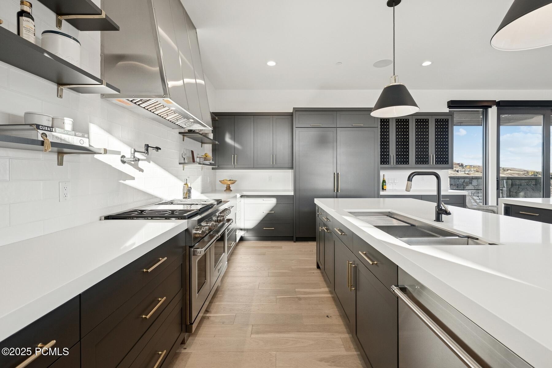 Park City, Utah 84098, United States, 4 Bedrooms Bedrooms, ,5 BathroomsBathrooms,Residential,Active,234472