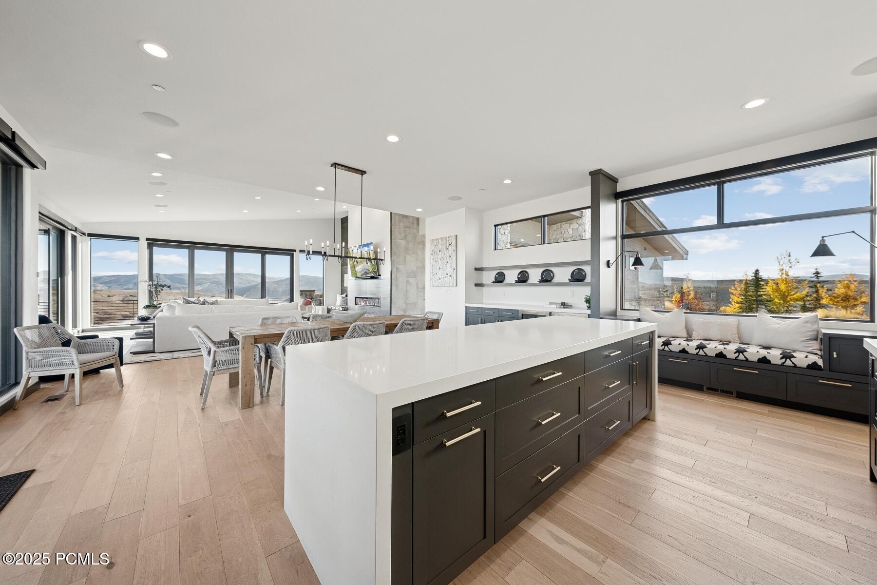 Park City, Utah 84098, United States, 4 Bedrooms Bedrooms, ,5 BathroomsBathrooms,Residential,Active,234472