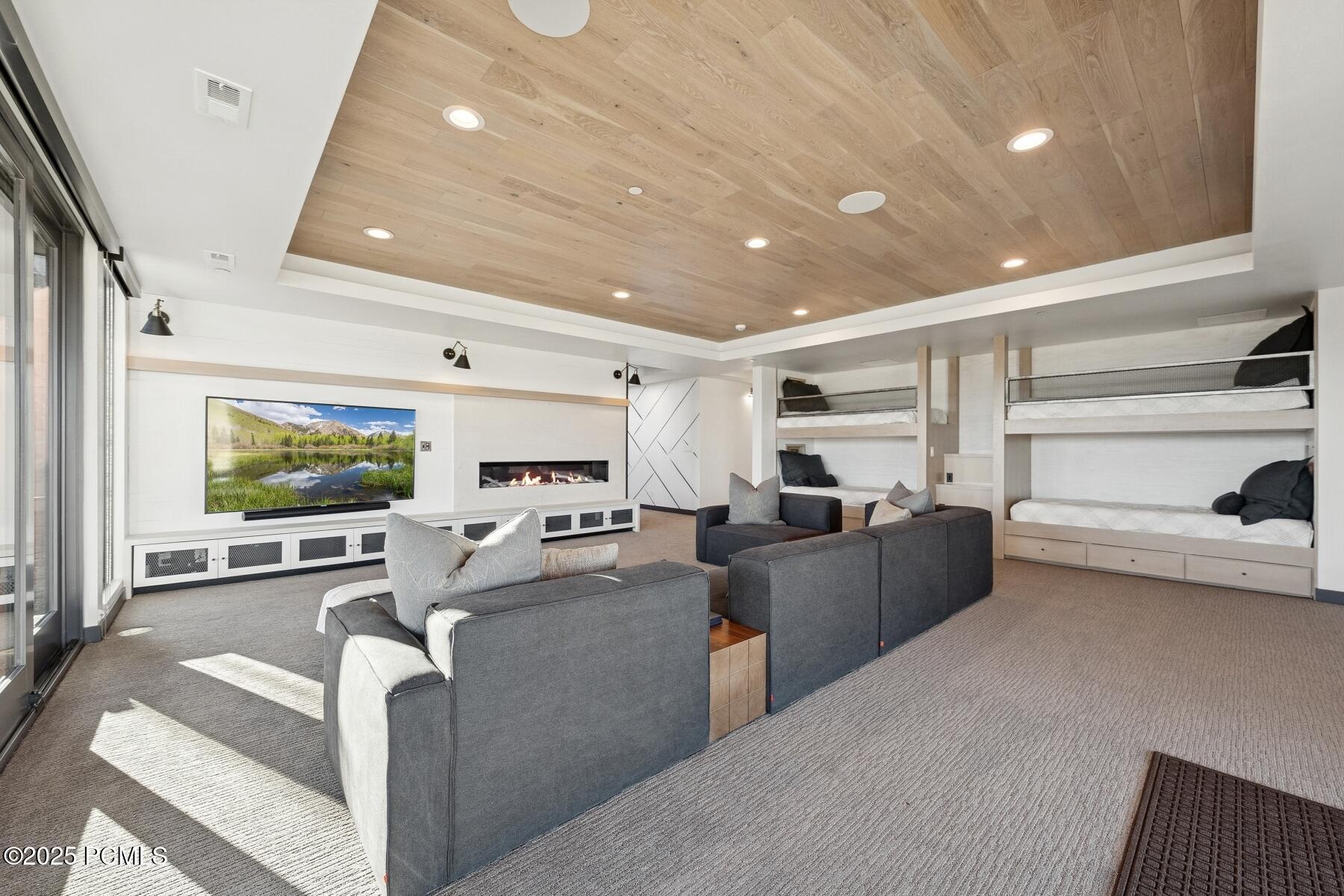 Park City, Utah 84098, United States, 4 Bedrooms Bedrooms, ,5 BathroomsBathrooms,Residential,Active,234472