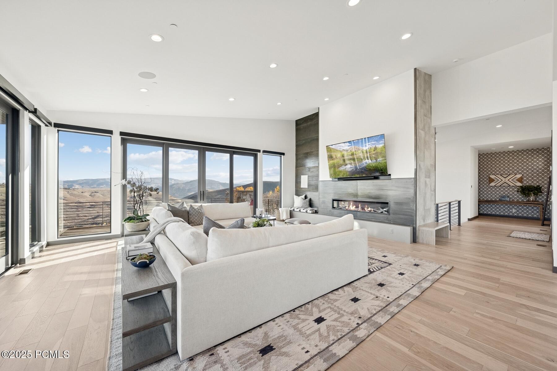 Park City, Utah 84098, United States, 4 Bedrooms Bedrooms, ,5 BathroomsBathrooms,Residential,Active,234472