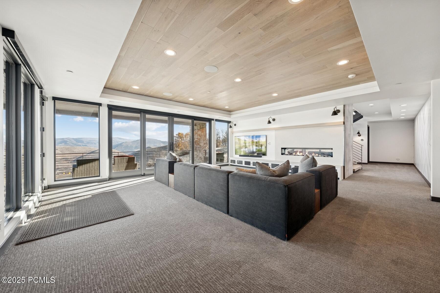 Park City, Utah 84098, United States, 4 Bedrooms Bedrooms, ,5 BathroomsBathrooms,Residential,Active,234472